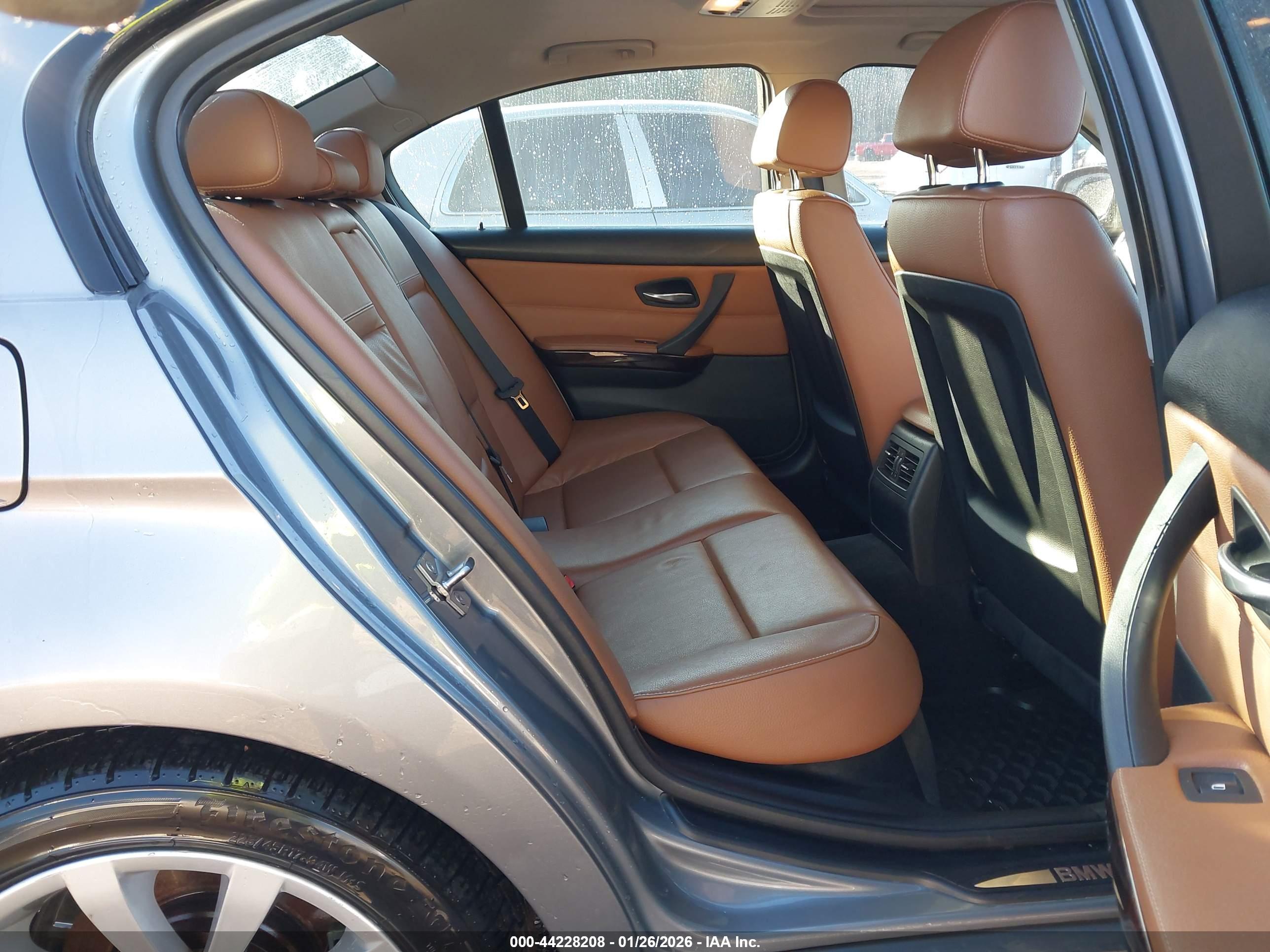 BMW 328I image 8