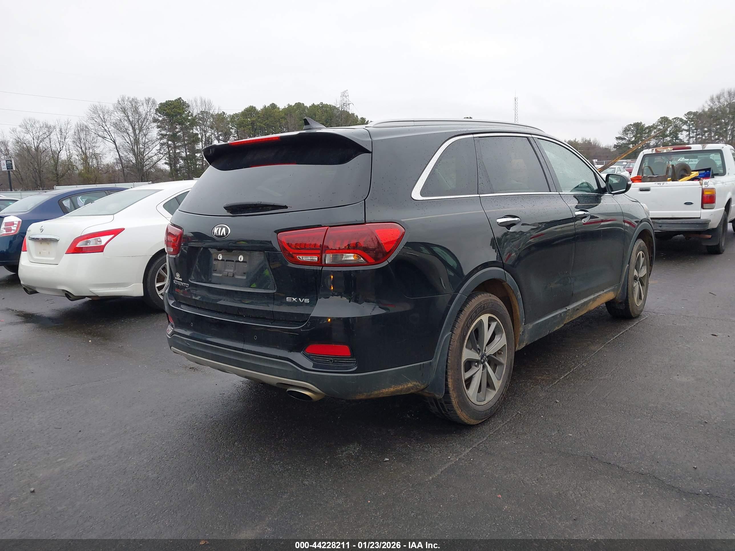 KIA SORENTO image 4