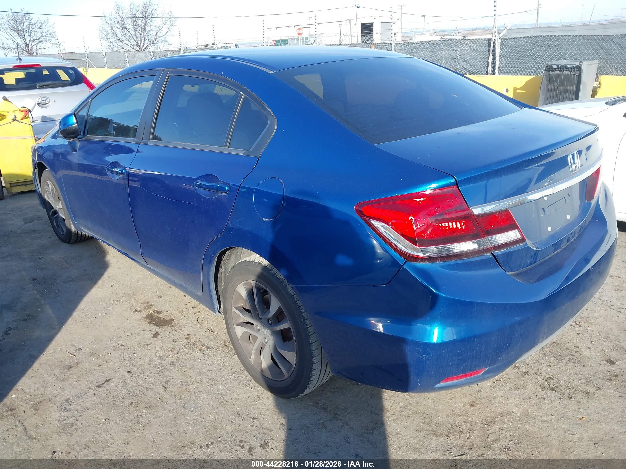 HONDA CIVIC image 3