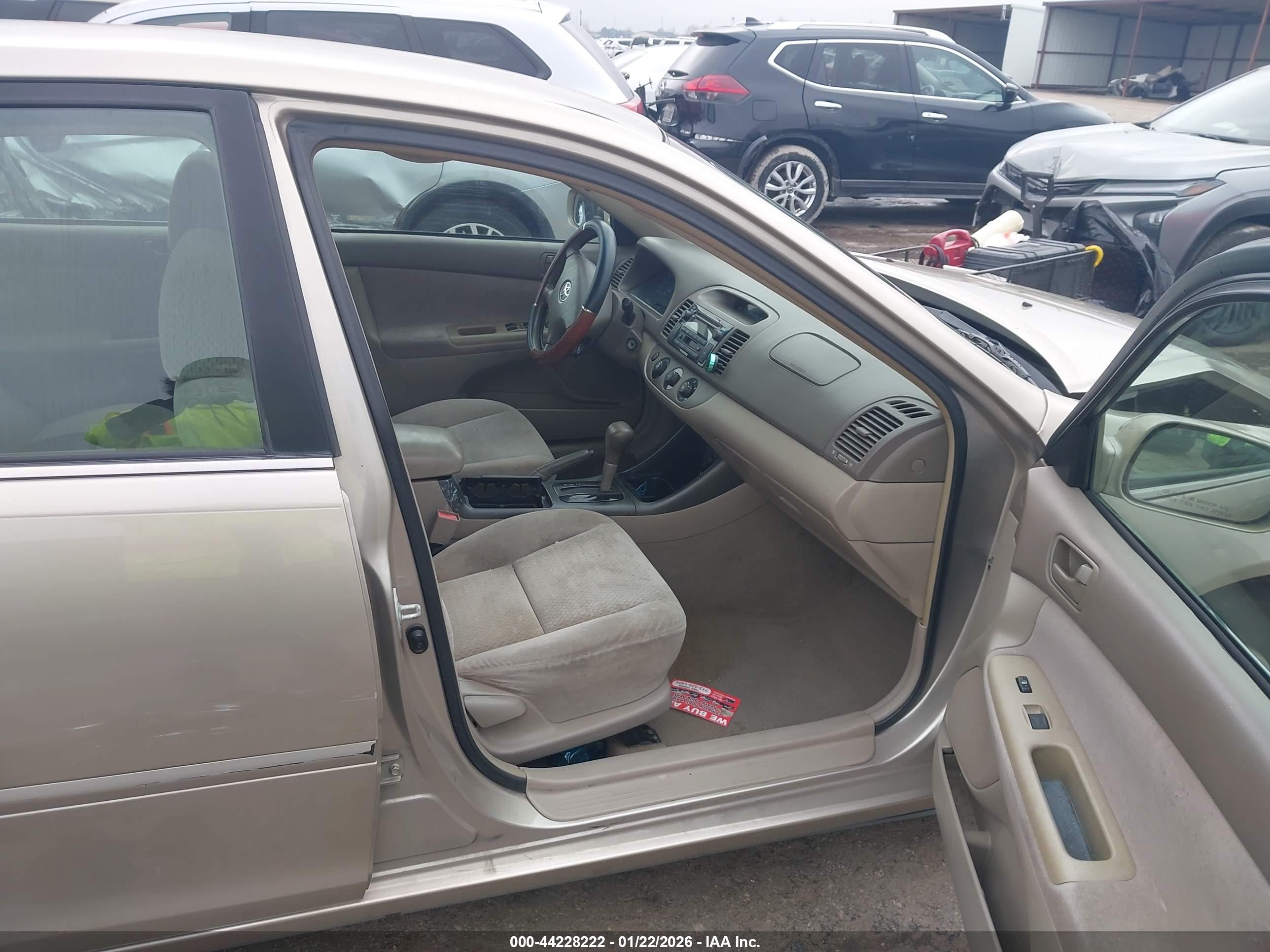 TOYOTA CAMRY image 5