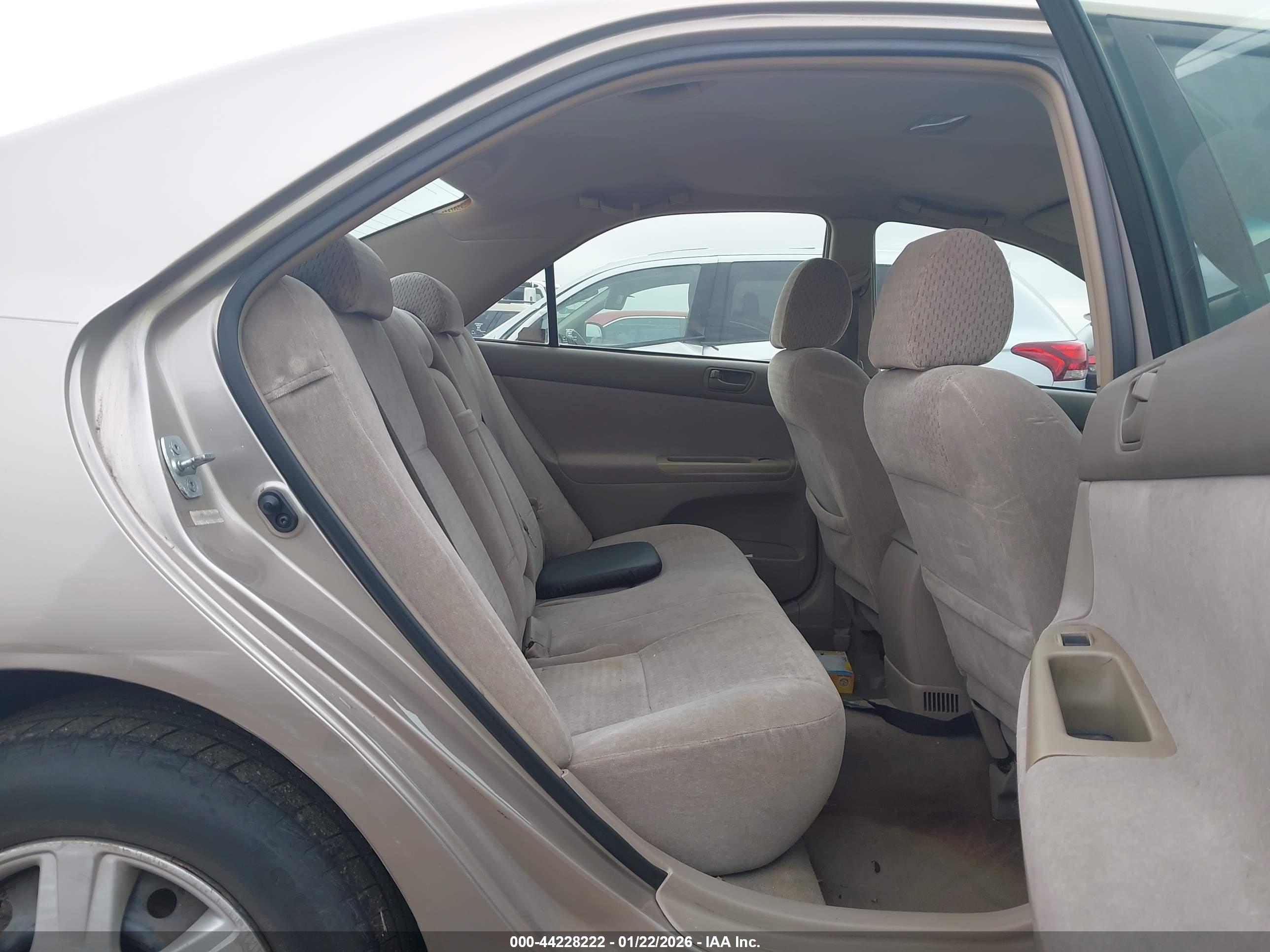 TOYOTA CAMRY image 8