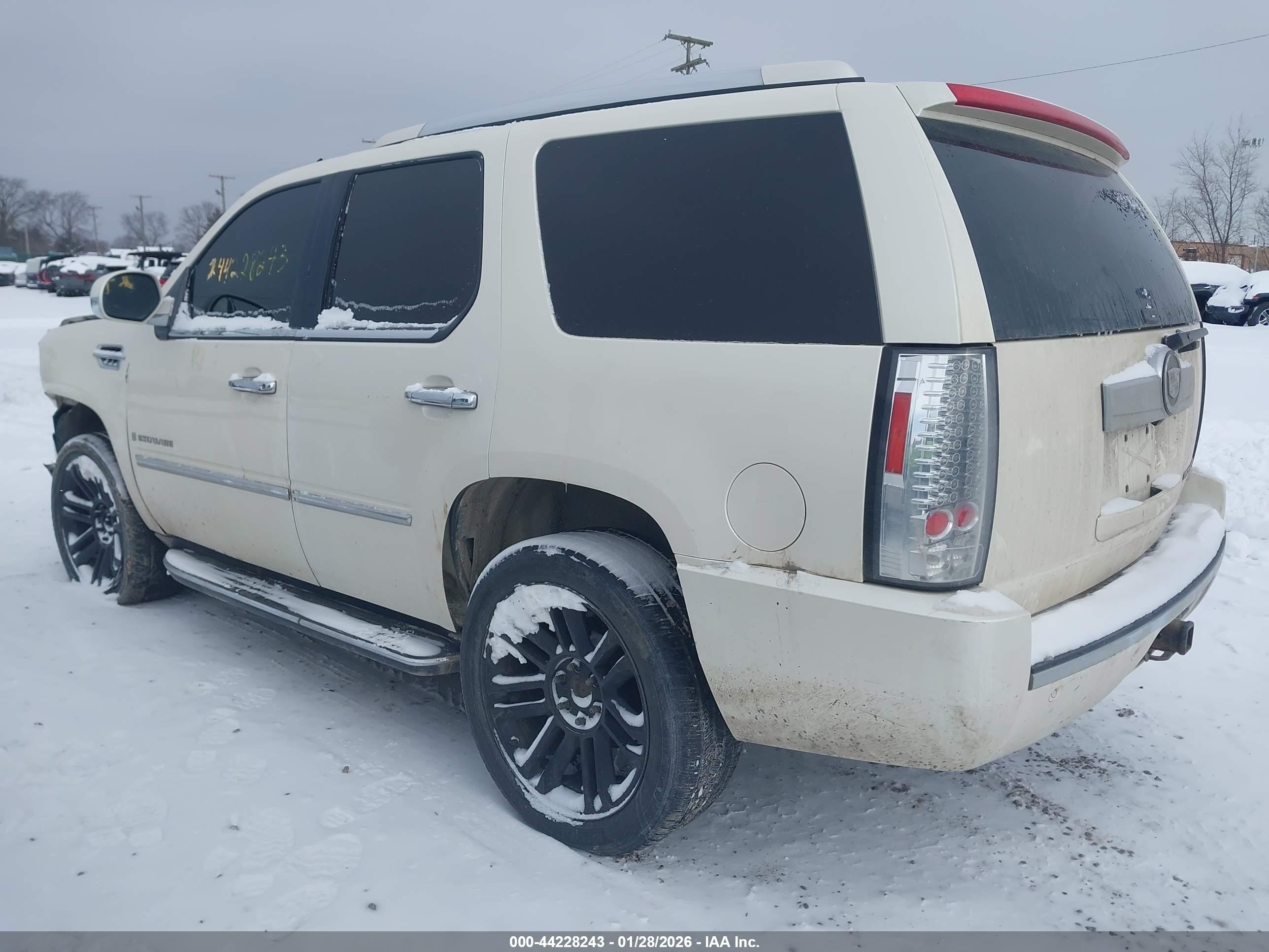 CADILLAC ESCALADE image 3