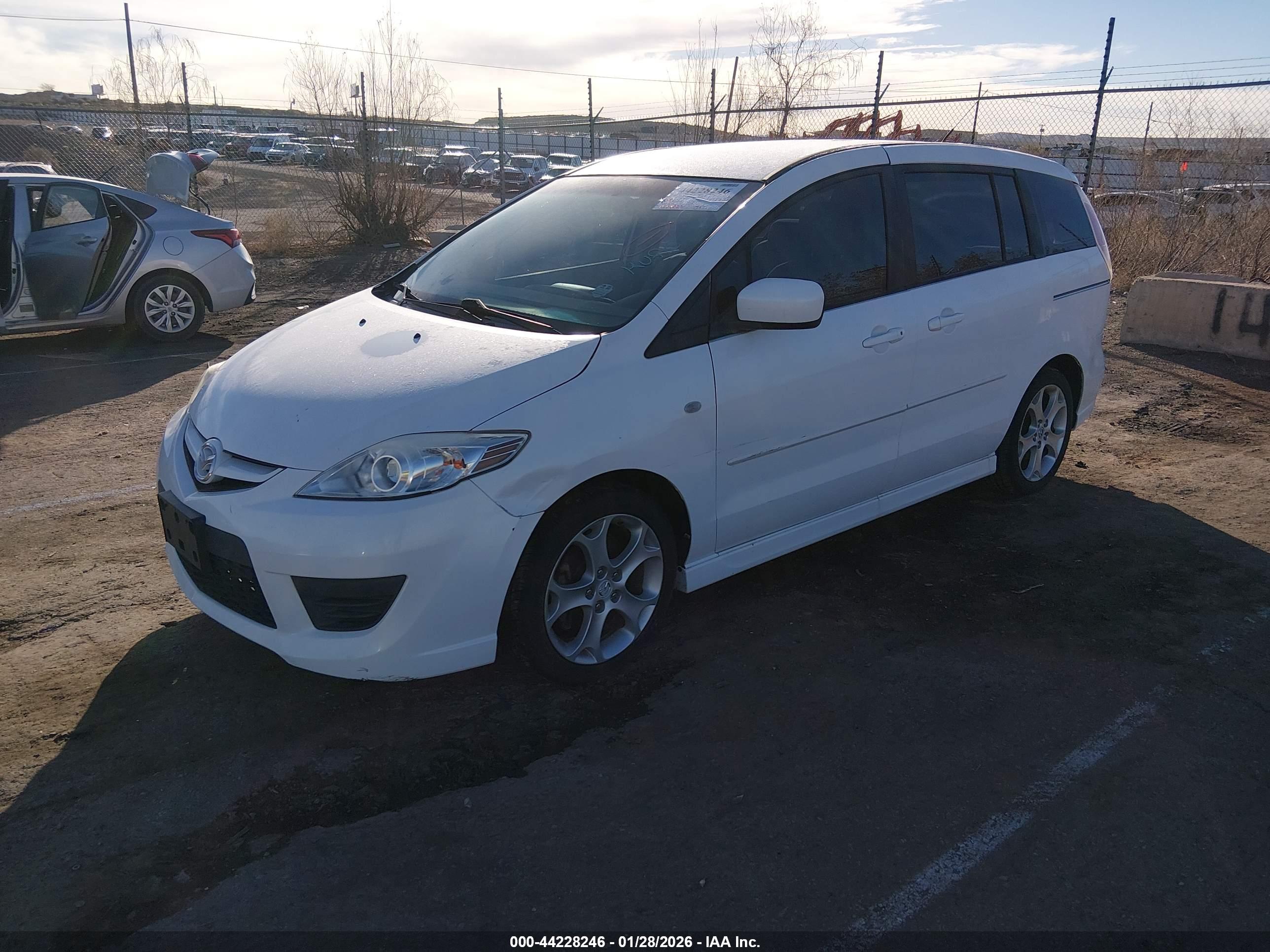 MAZDA MAZDA5 image 2