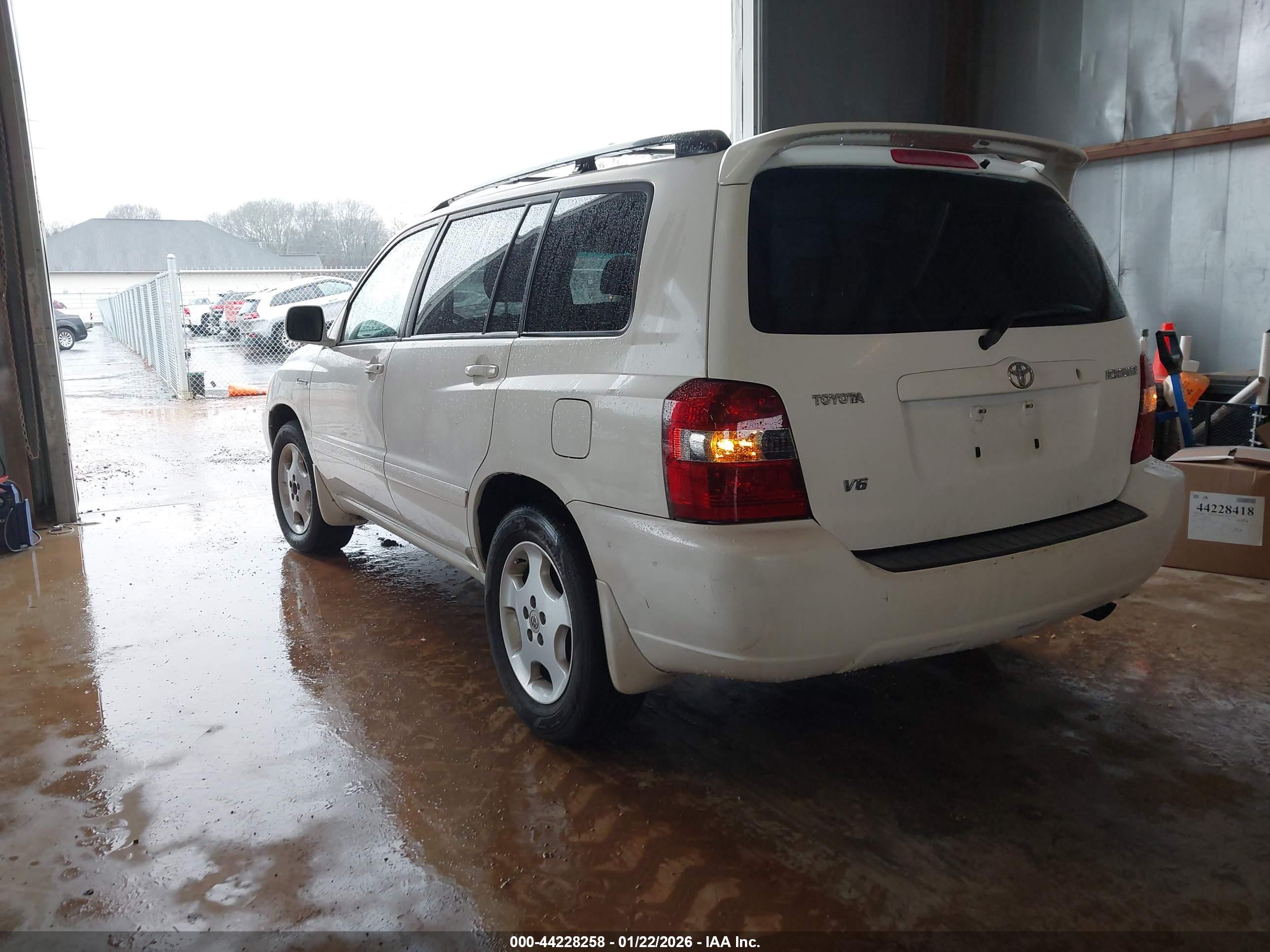 TOYOTA HIGHLANDER image 3