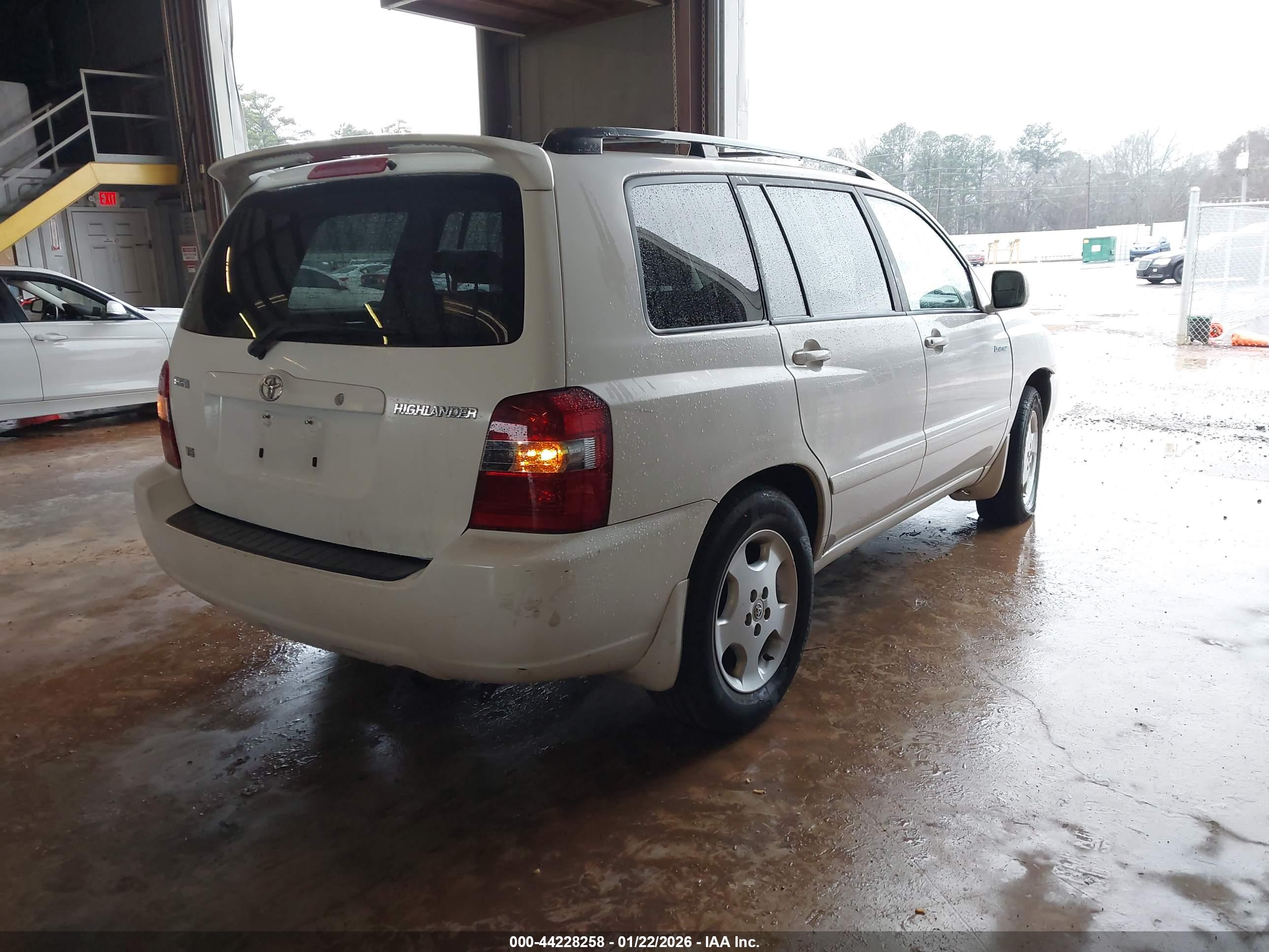 TOYOTA HIGHLANDER image 4