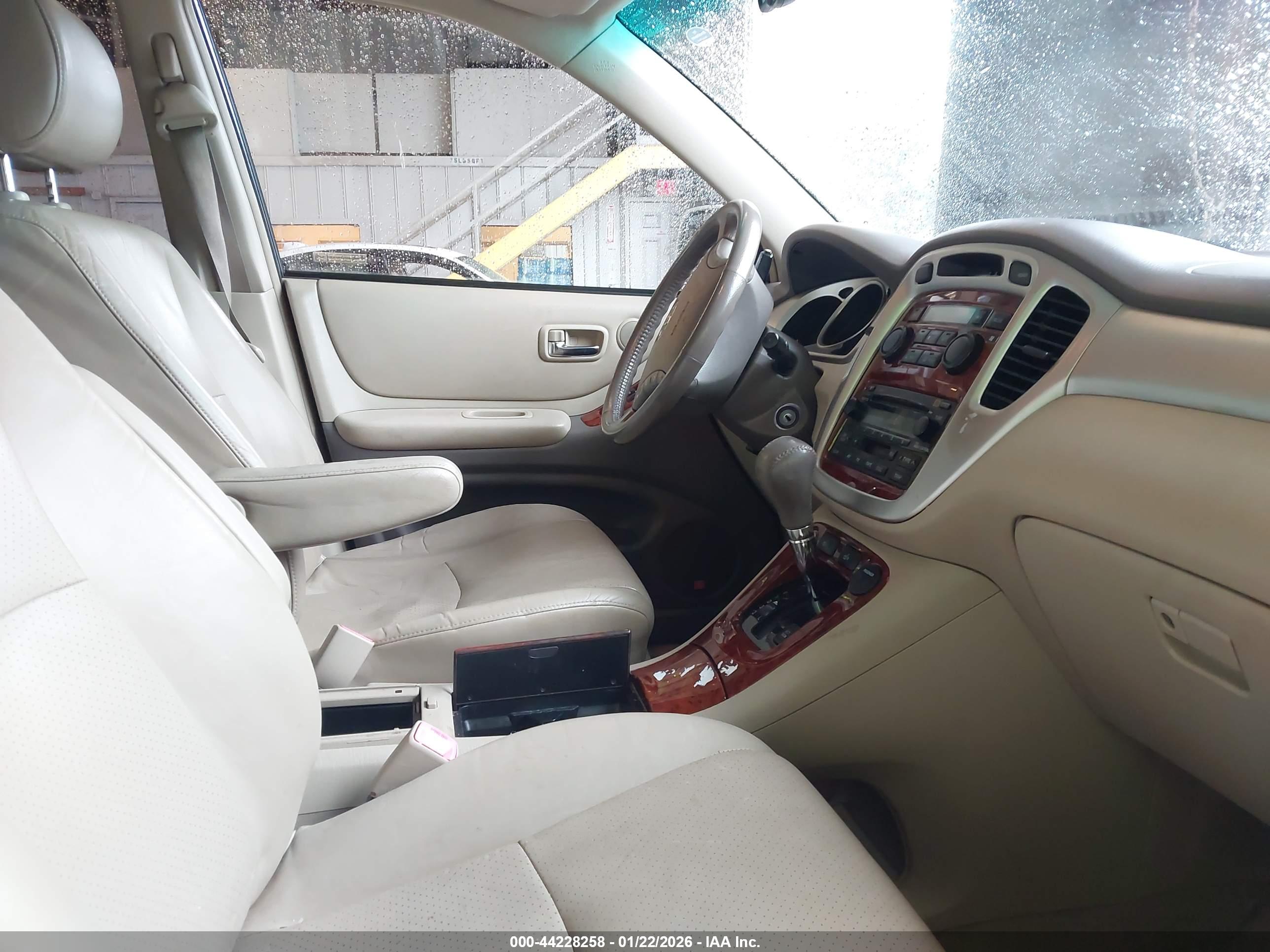 TOYOTA HIGHLANDER image 5