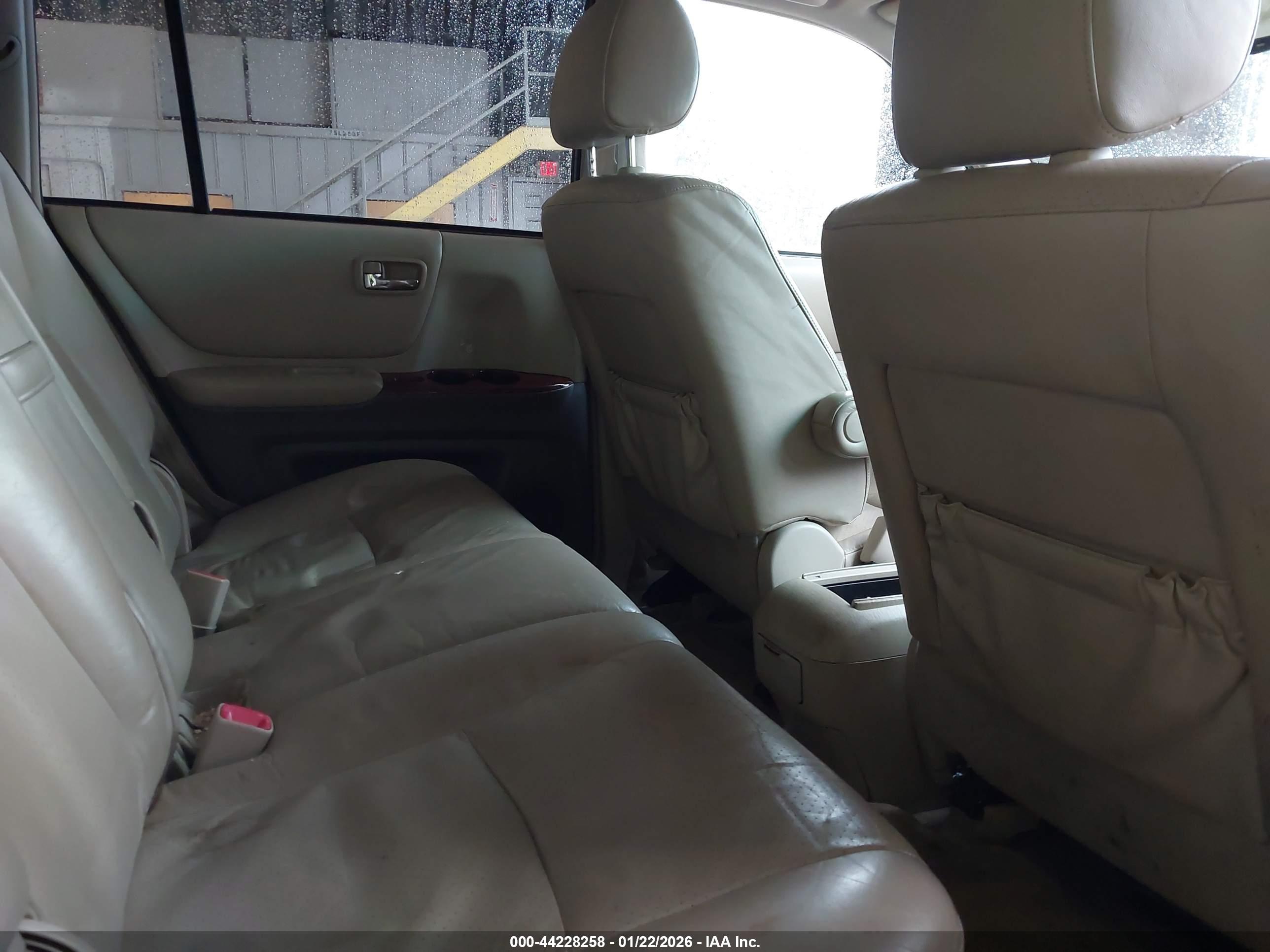 TOYOTA HIGHLANDER image 8