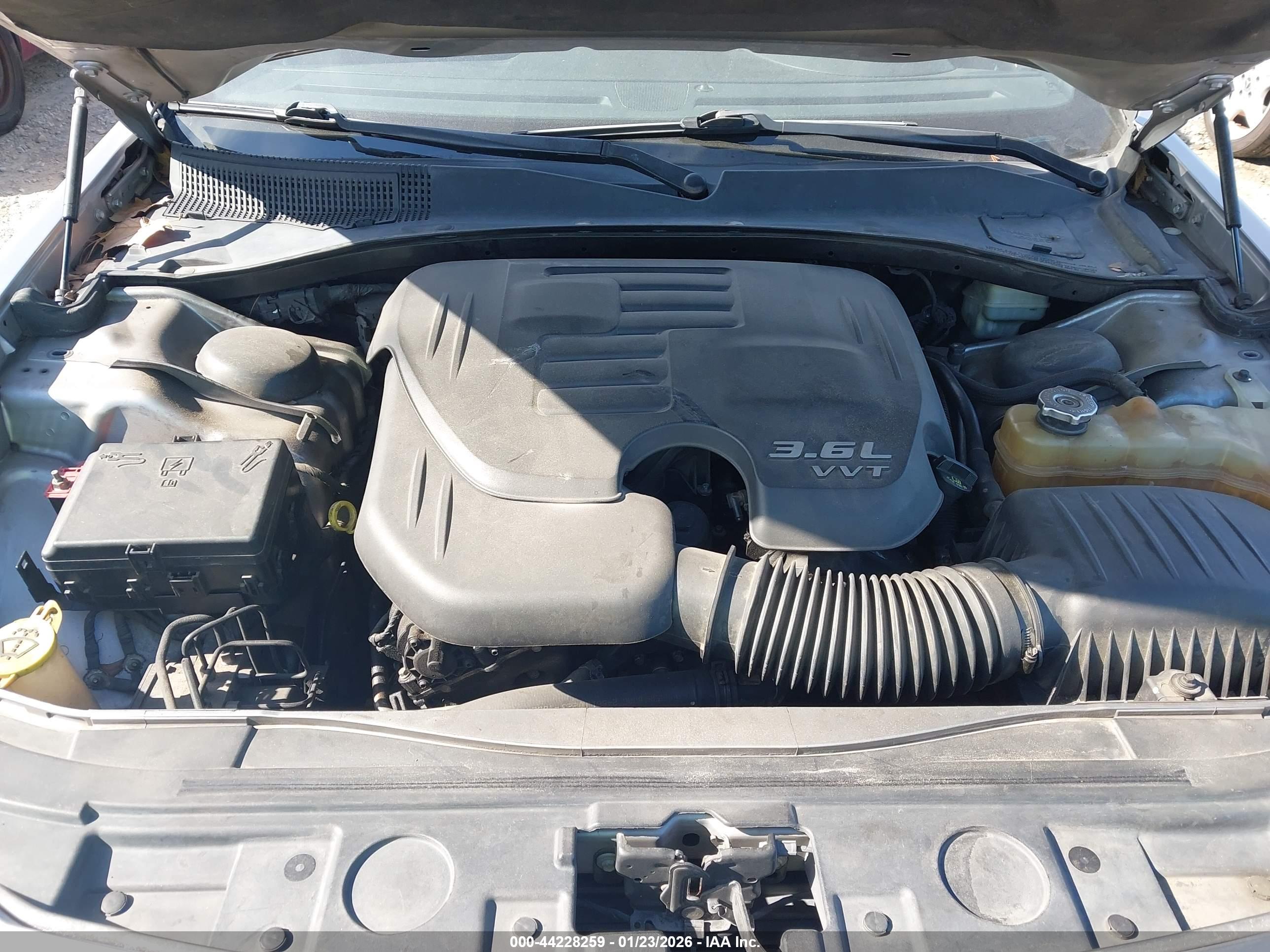 CHRYSLER 300 image 10