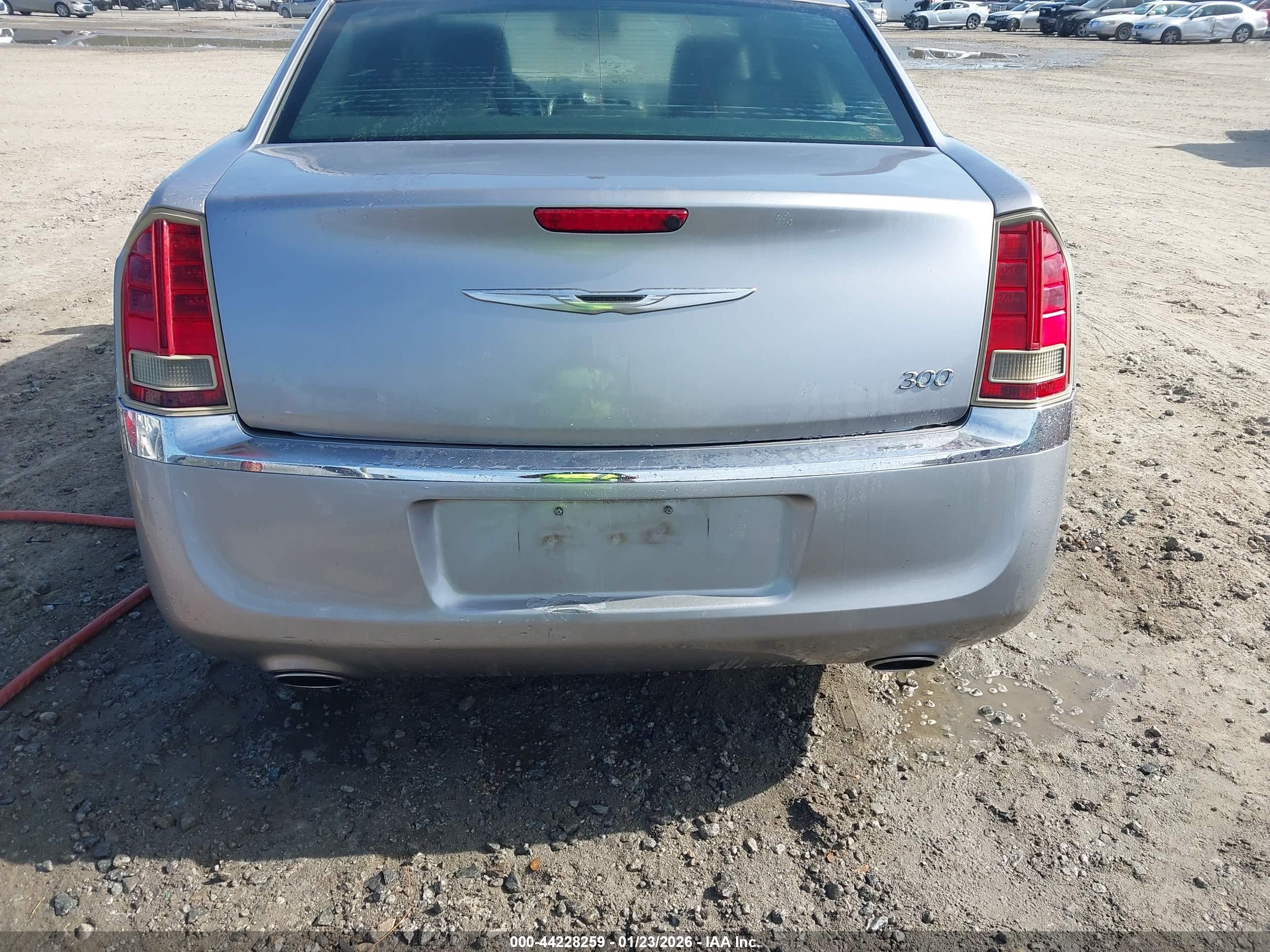 CHRYSLER 300 image 6