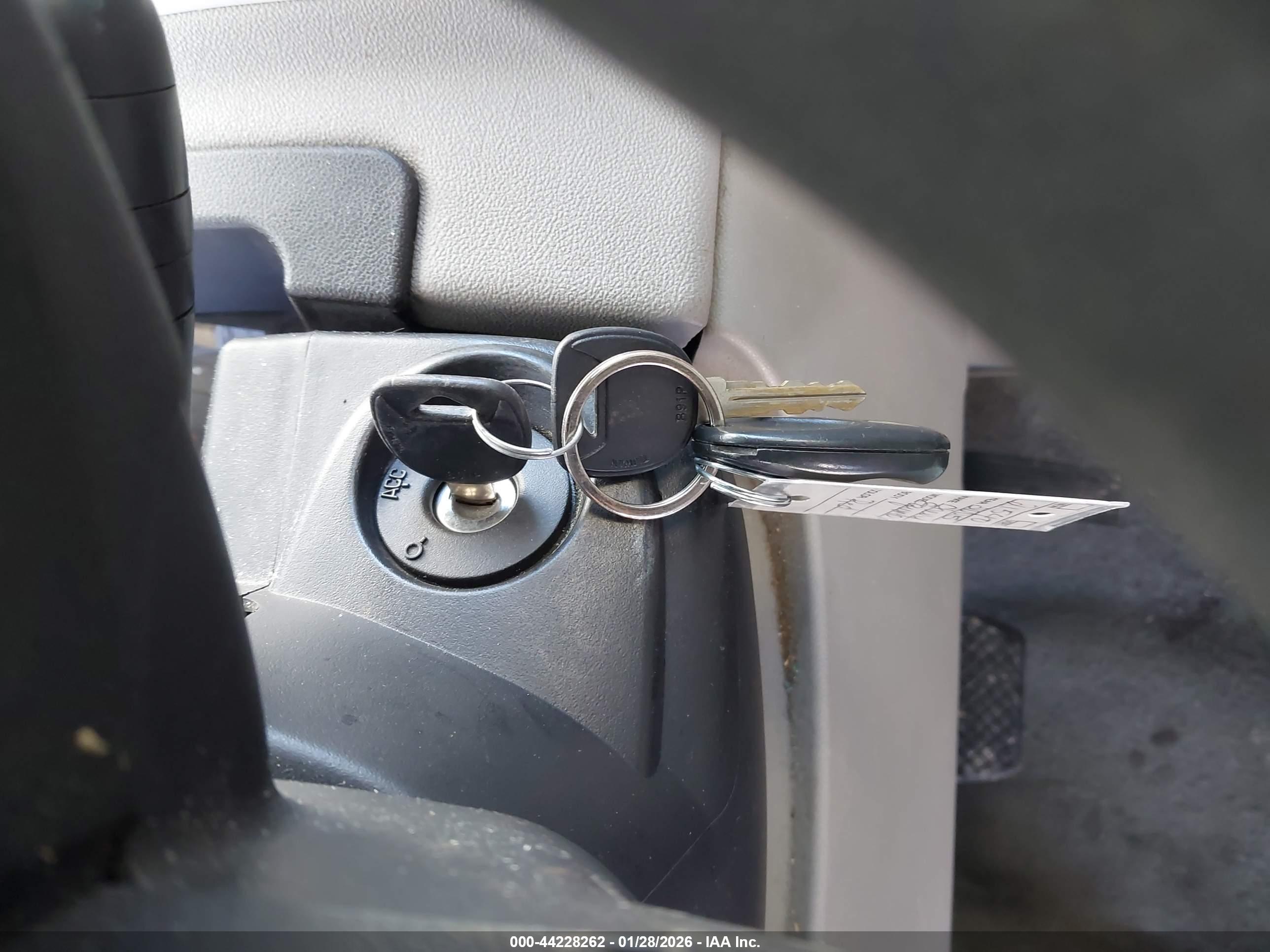 CHEVROLET EQUINOX image 11