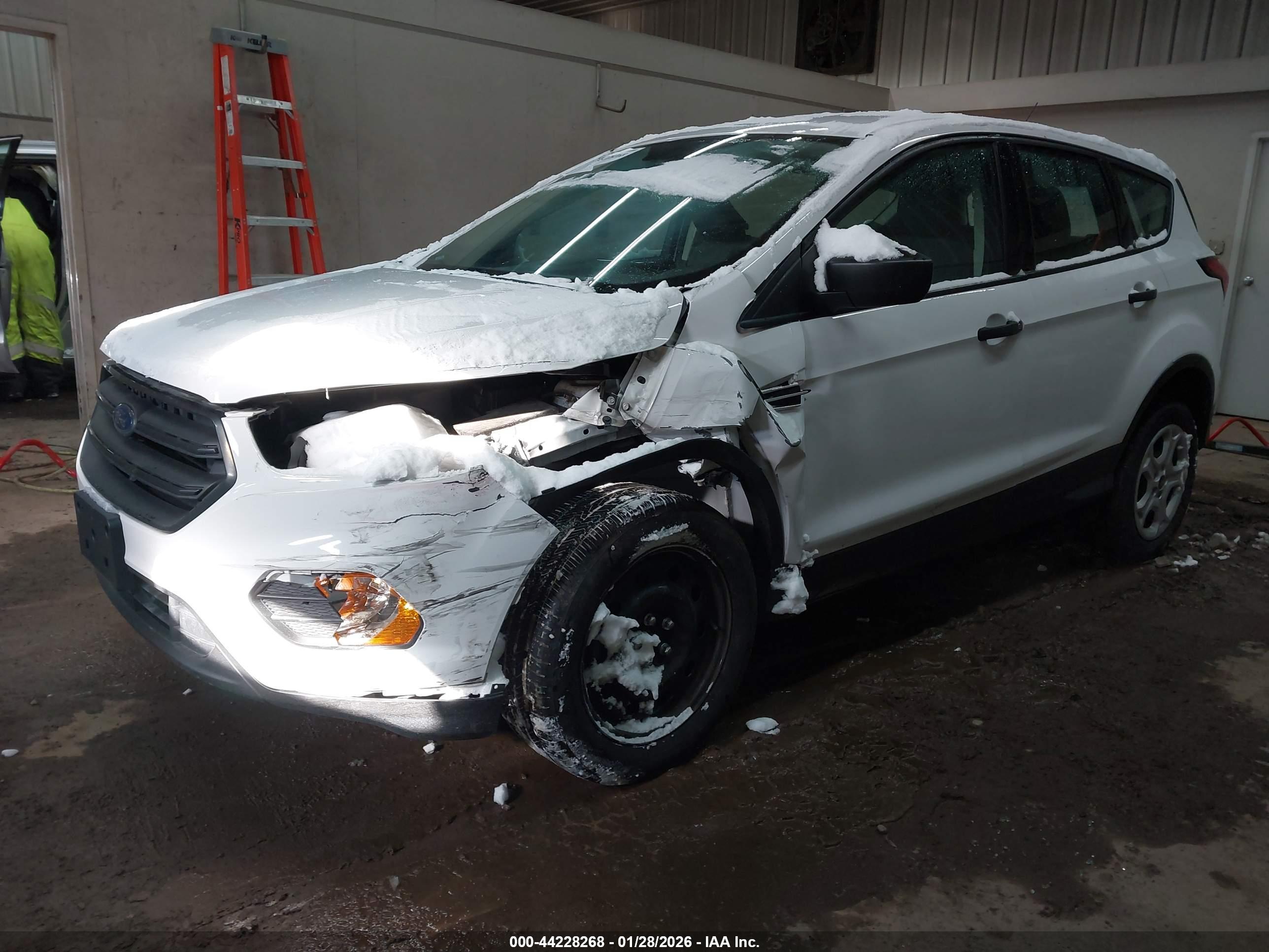 FORD ESCAPE image 2
