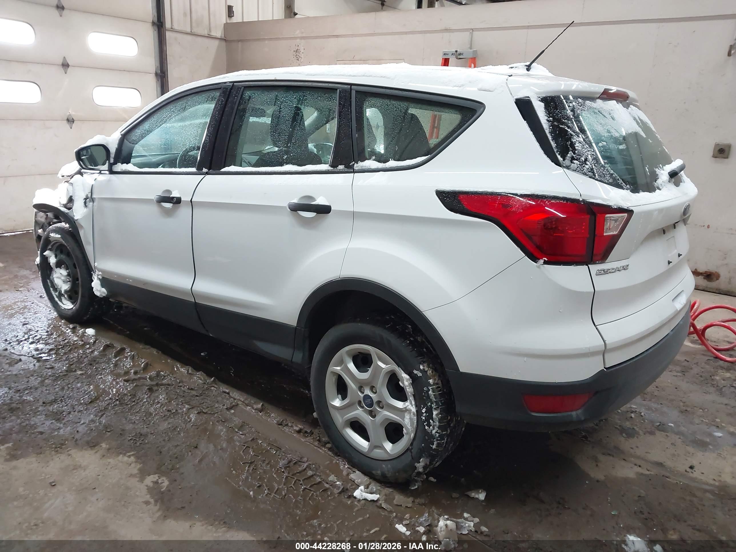FORD ESCAPE image 3