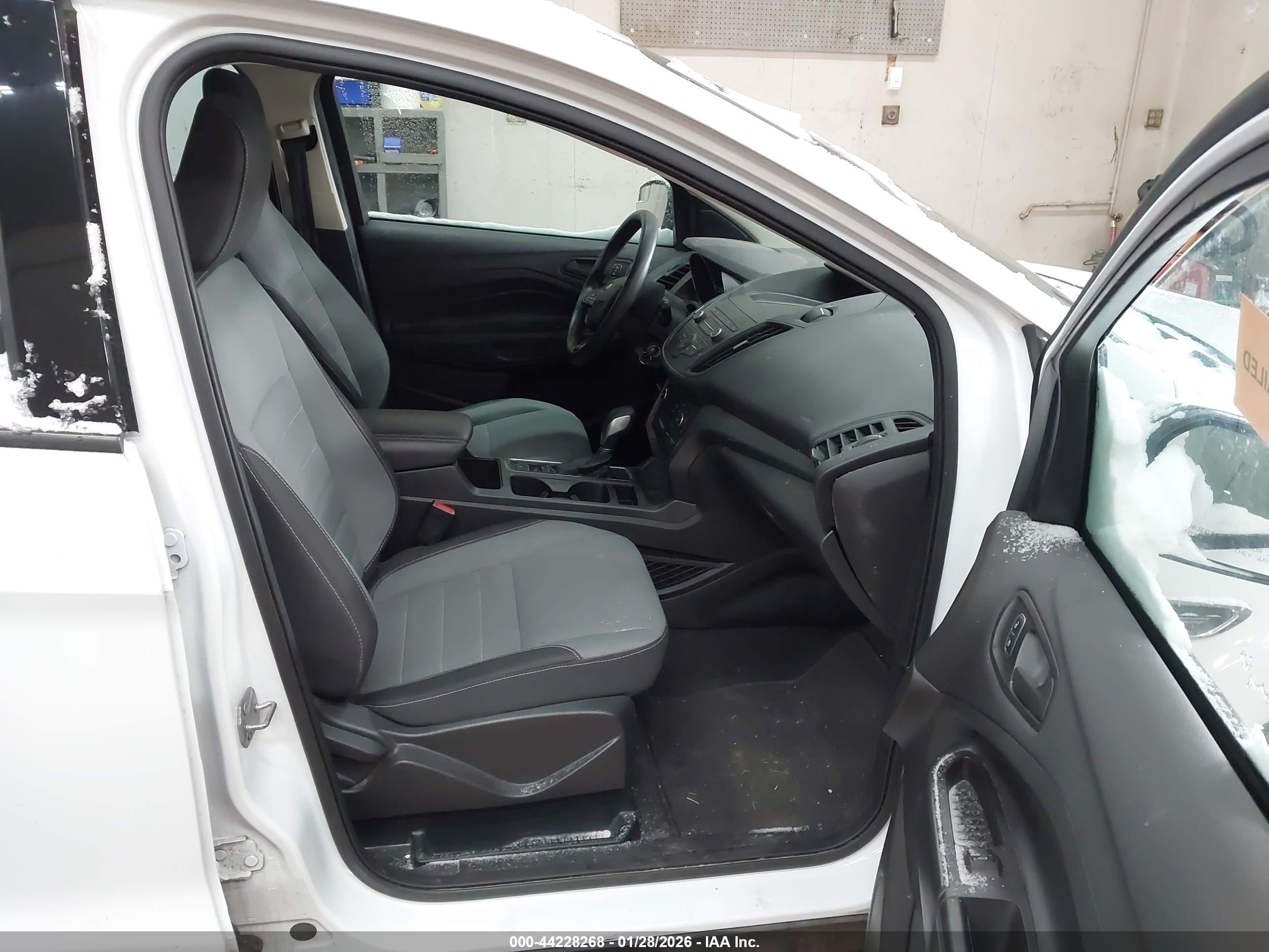 FORD ESCAPE image 5