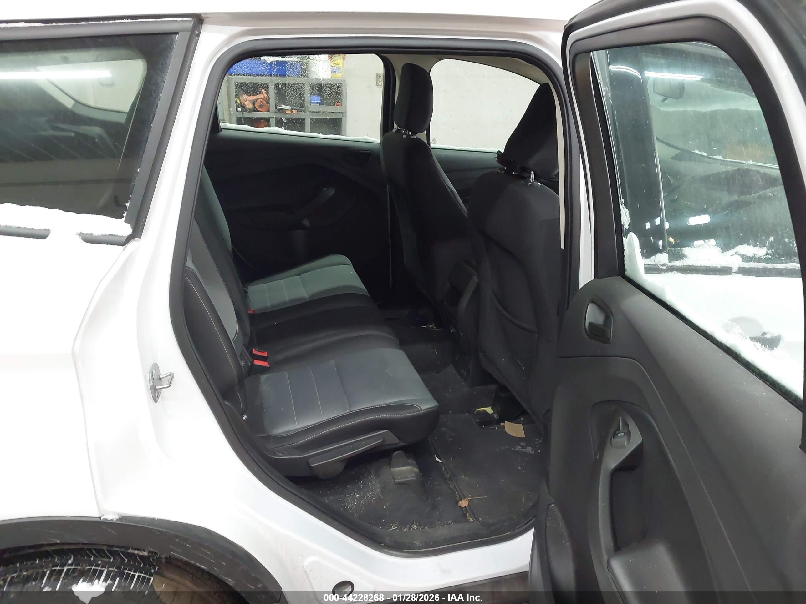 FORD ESCAPE image 8