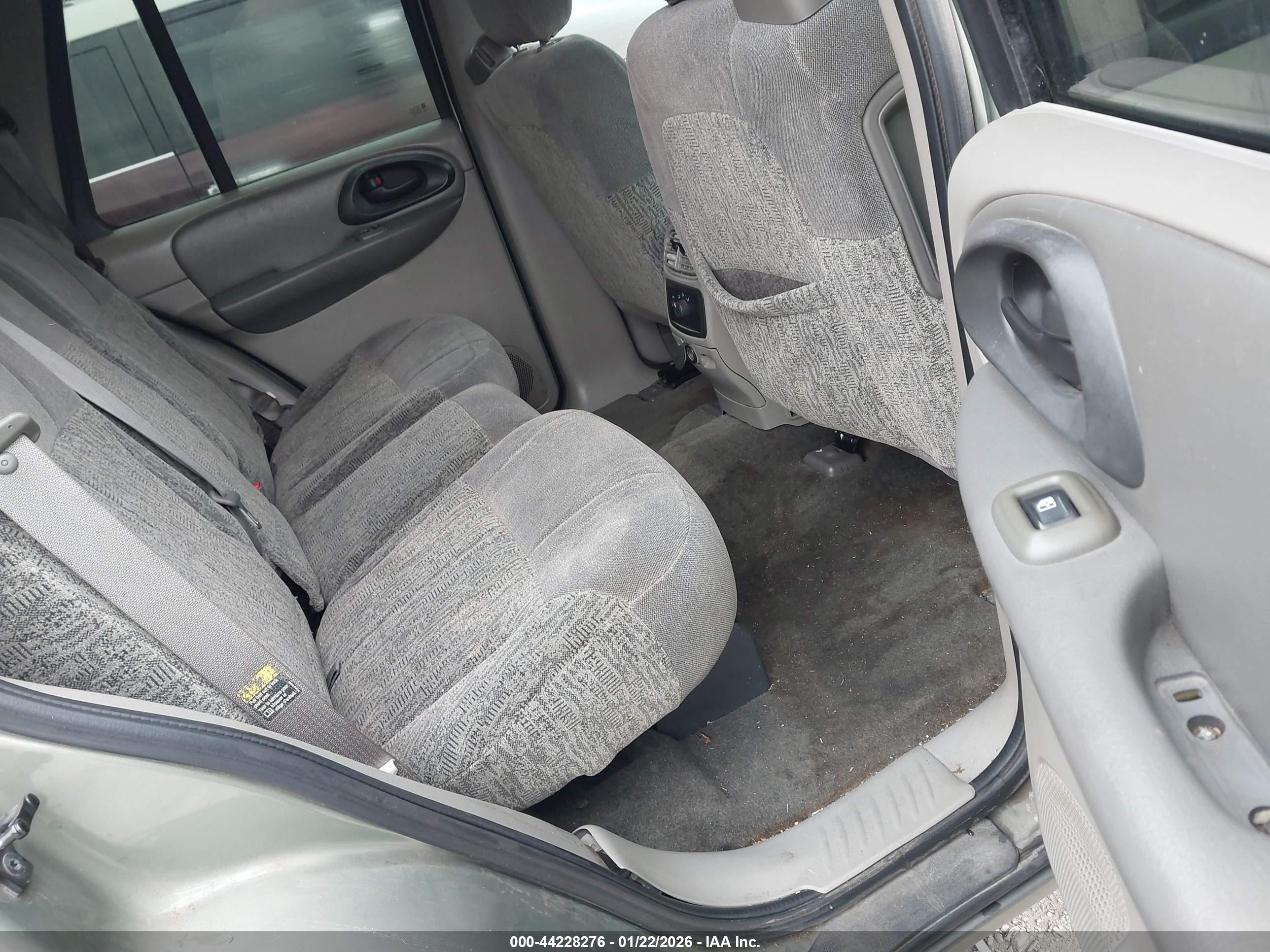CHEVROLET TRAILBLAZER image 8