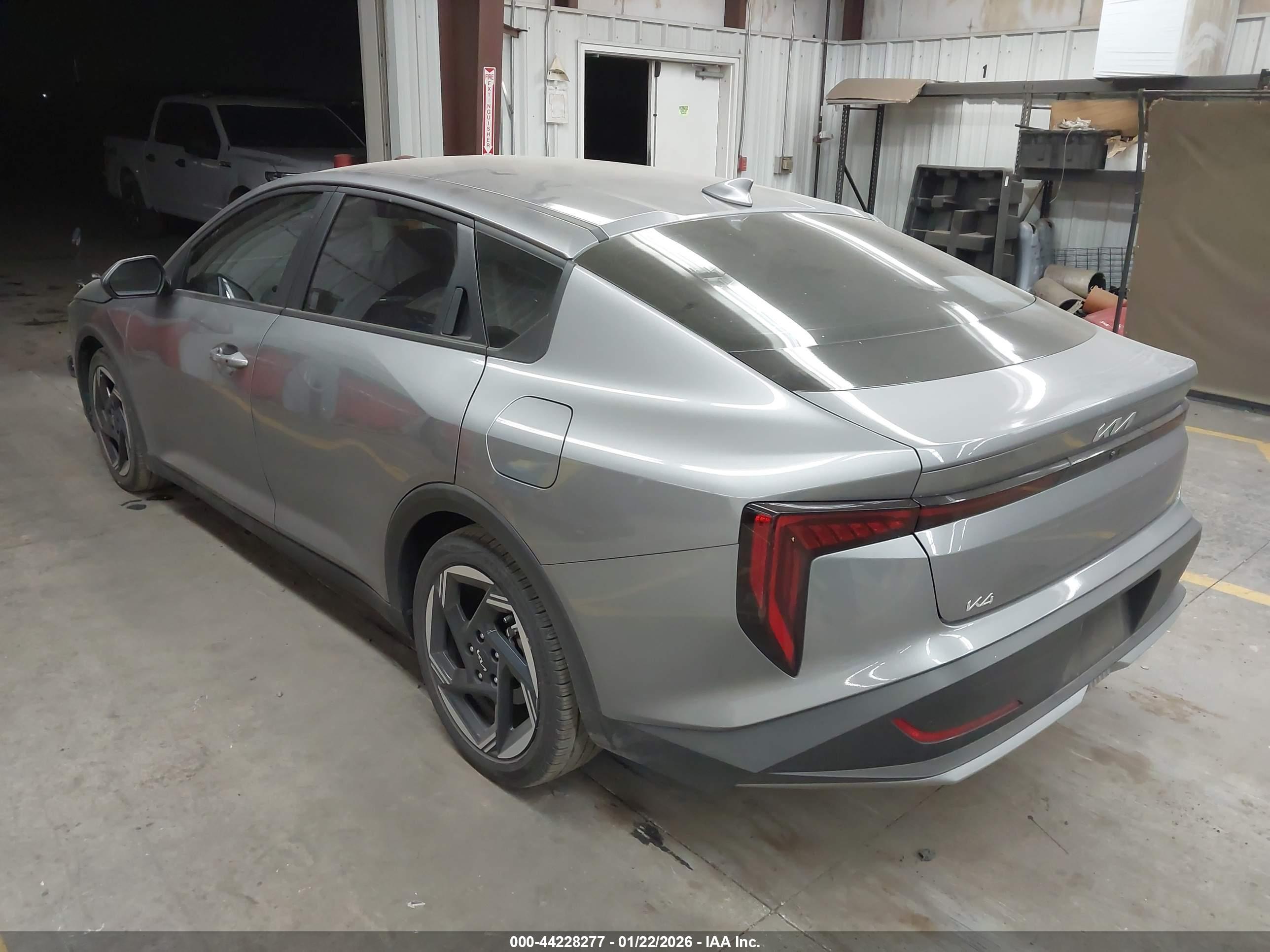KIA K4 image 3