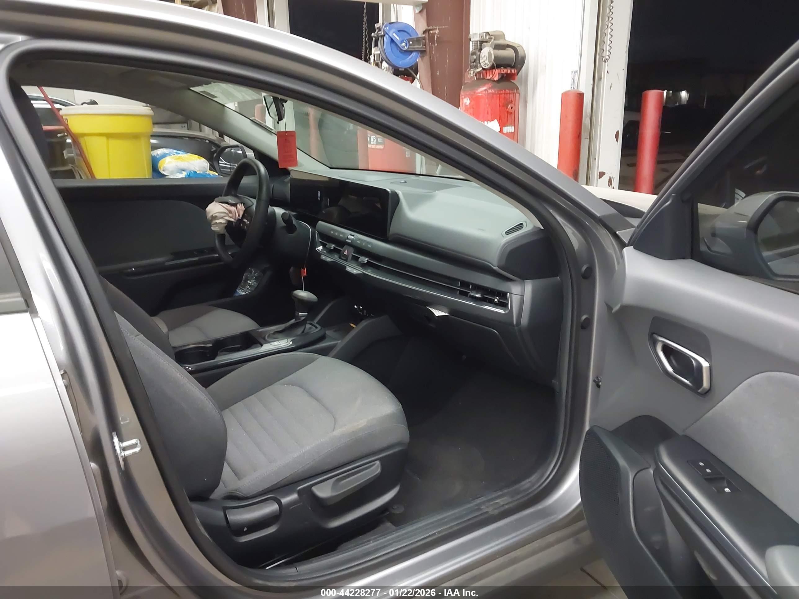 KIA K4 image 5