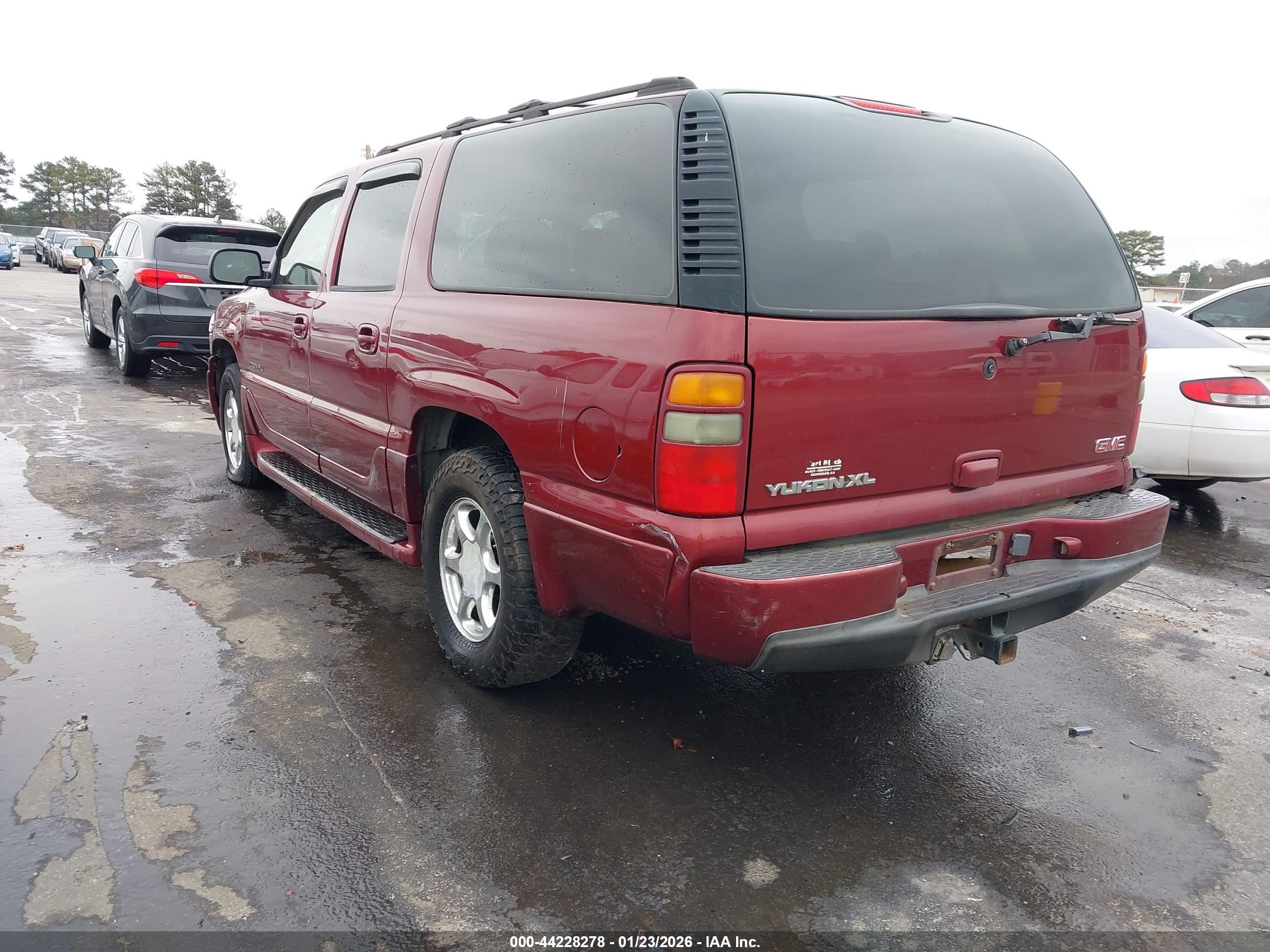 GMC YUKON image 3