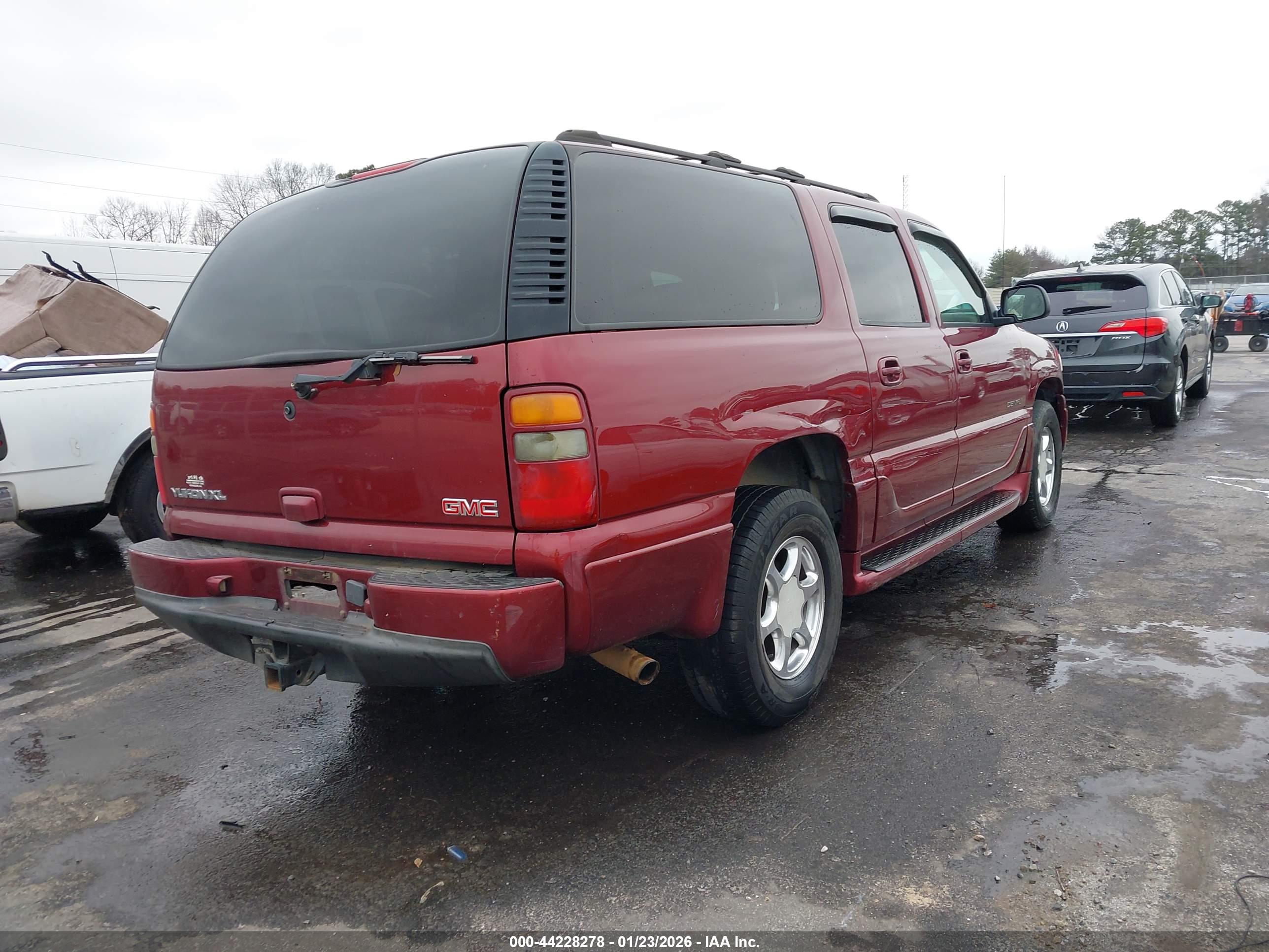 GMC YUKON image 4