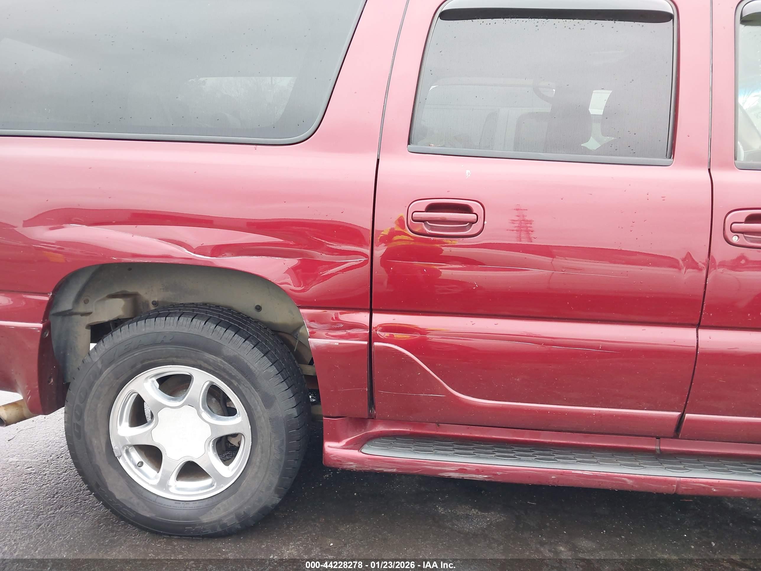 GMC YUKON image 6