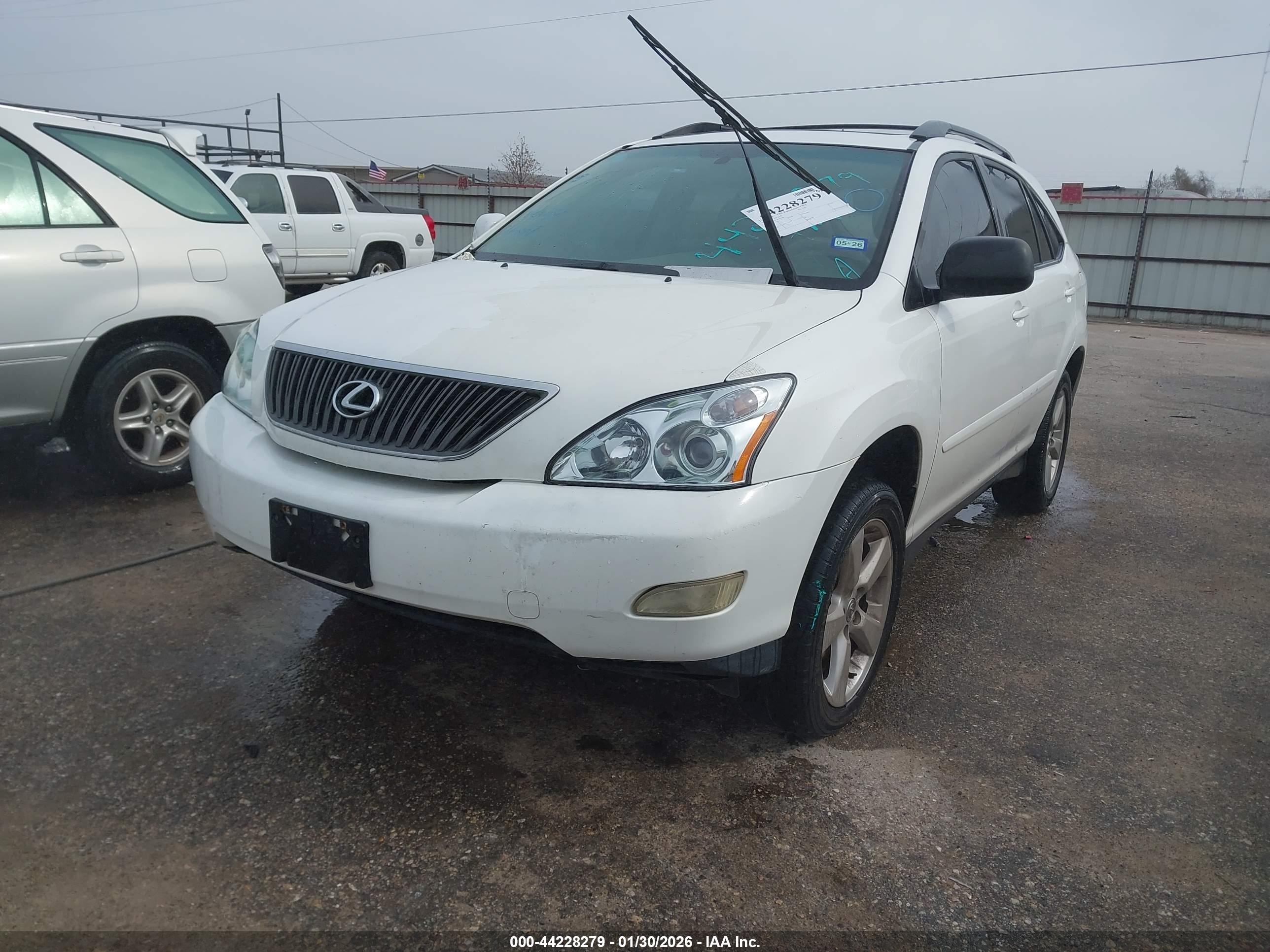 LEXUS RX image 2