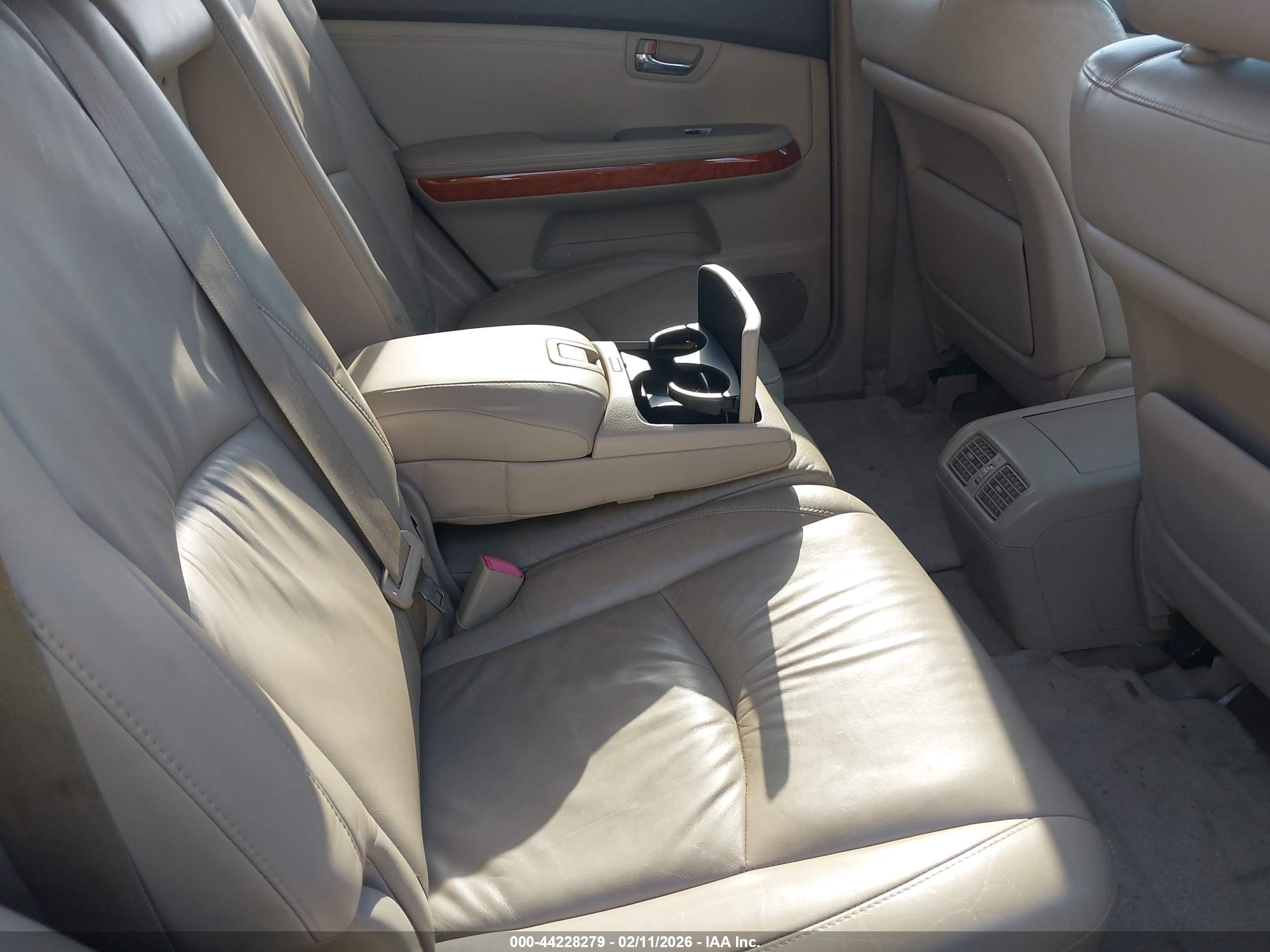 LEXUS RX image 8