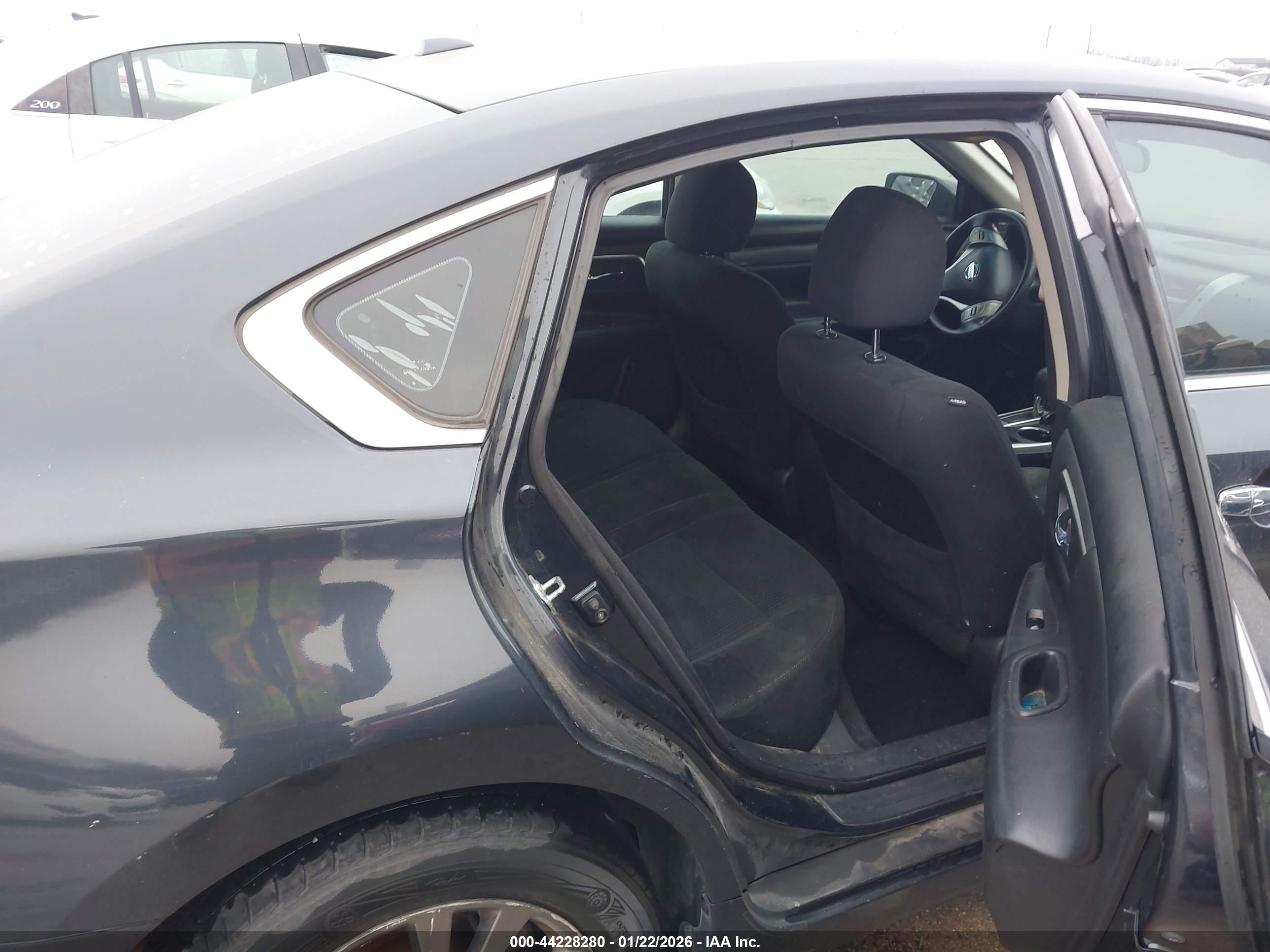 NISSAN ALTIMA image 8