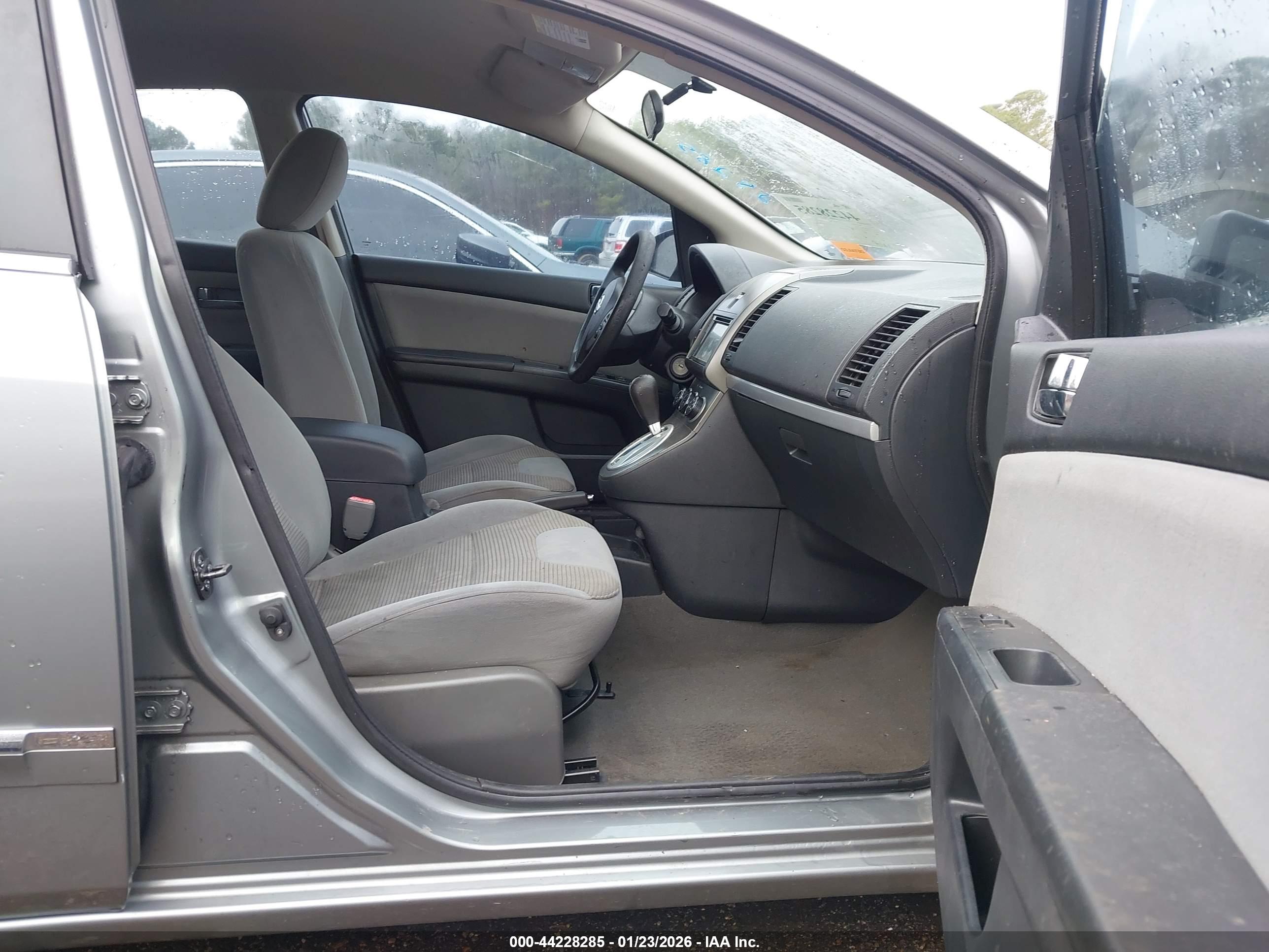 NISSAN SENTRA image 5