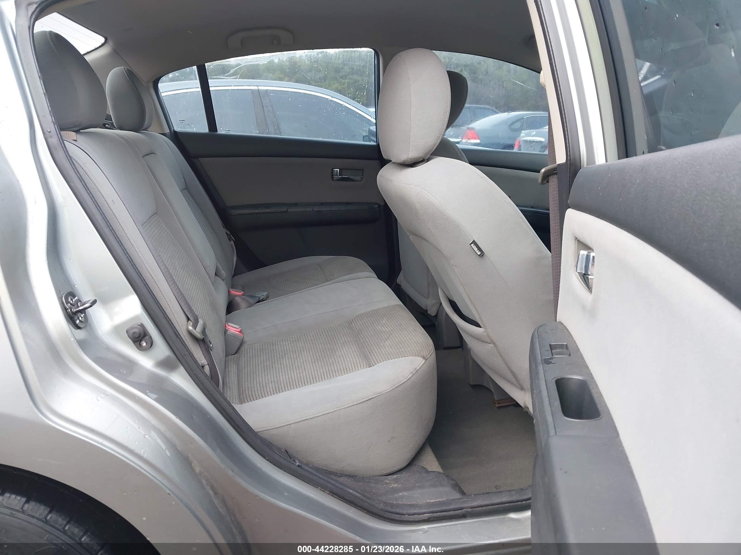 NISSAN SENTRA image 8