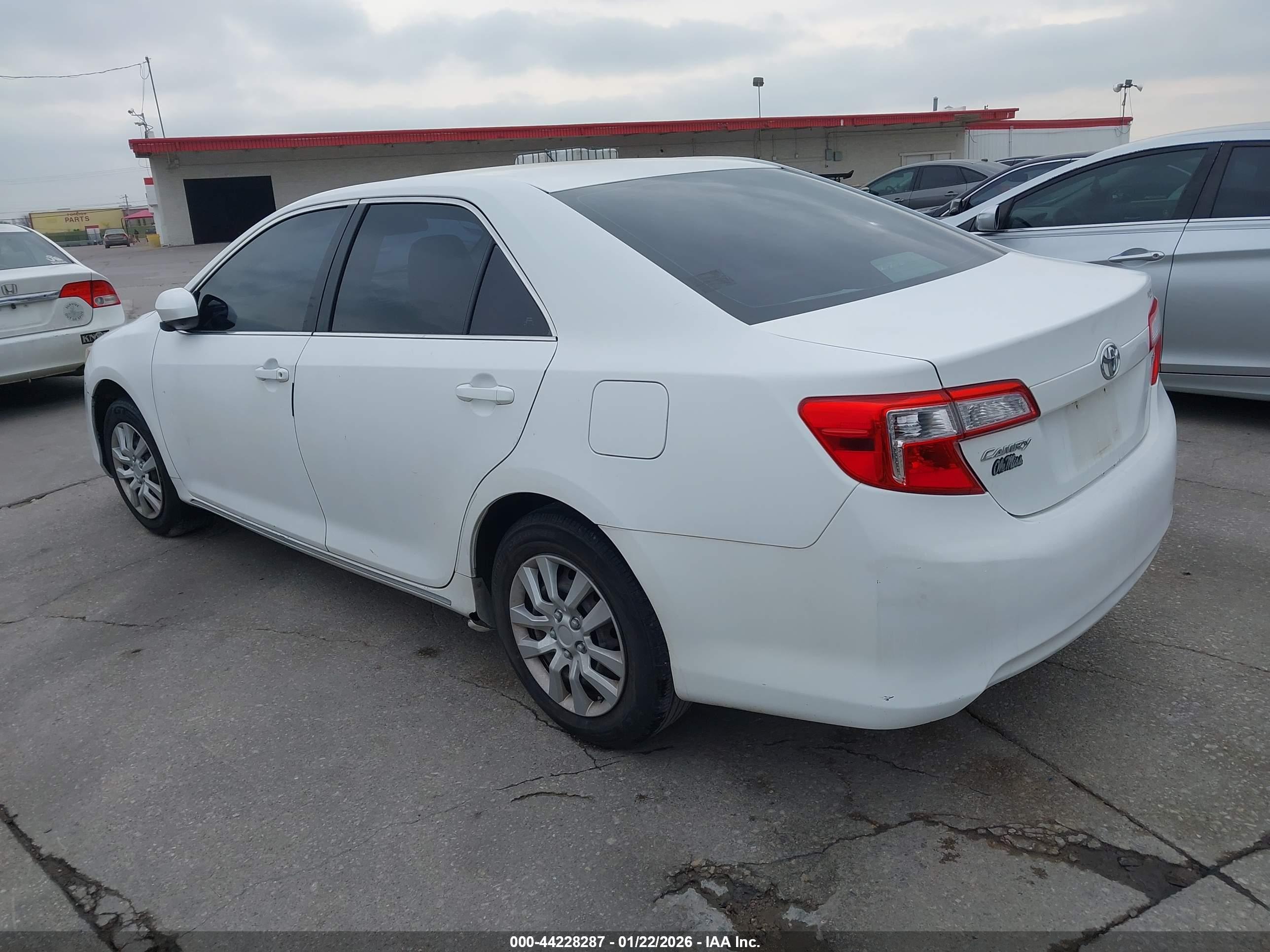 TOYOTA CAMRY image 3
