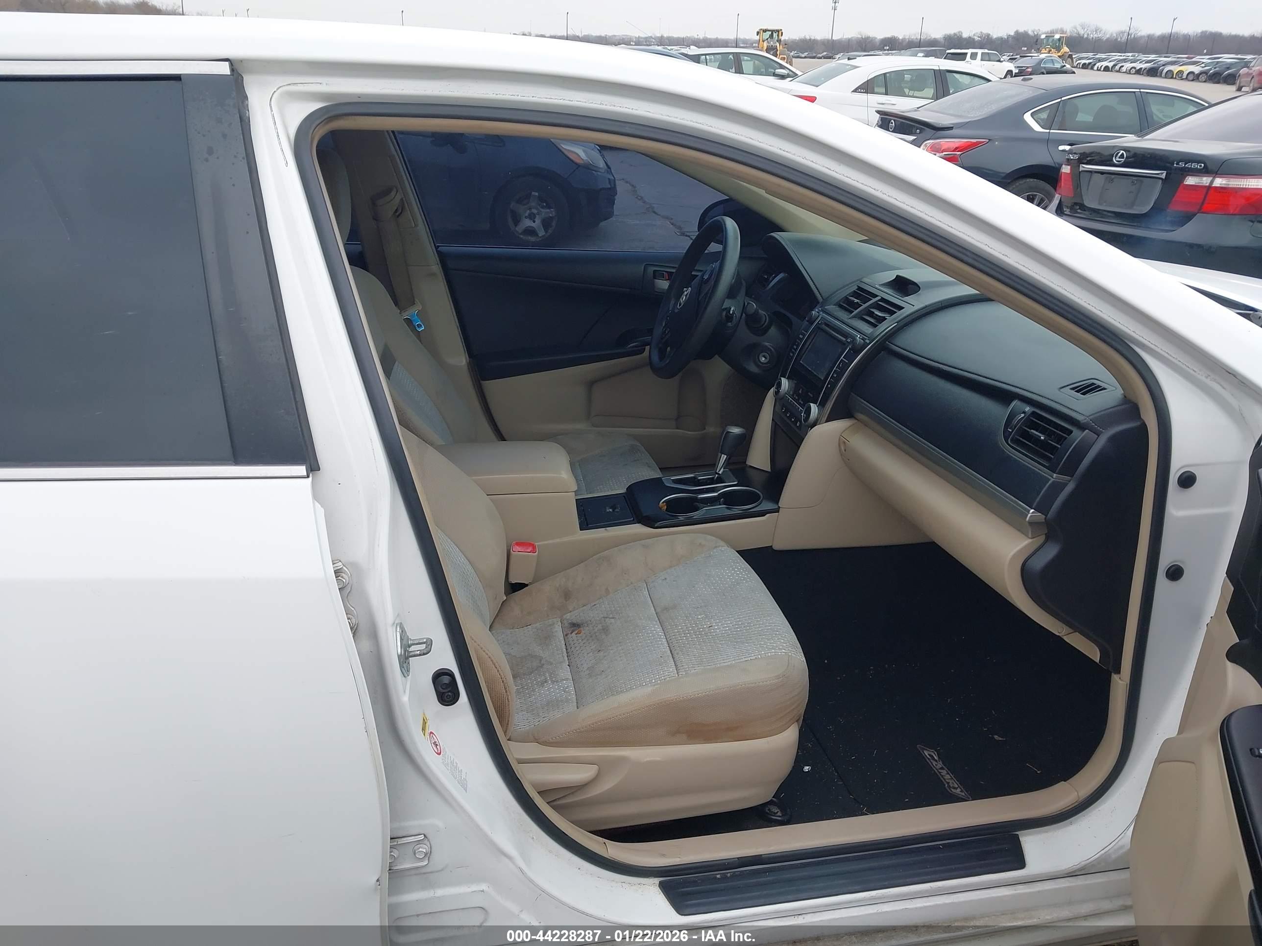 TOYOTA CAMRY image 5