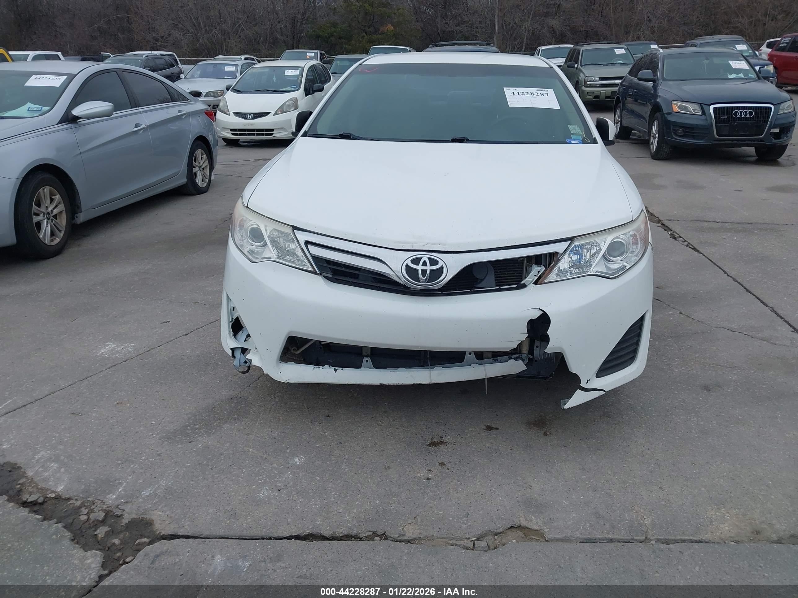 TOYOTA CAMRY image 6