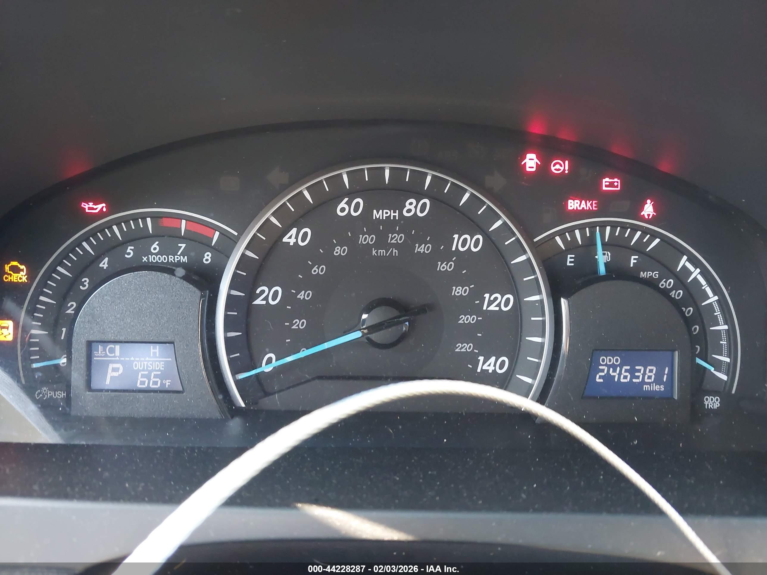 TOYOTA CAMRY image 7