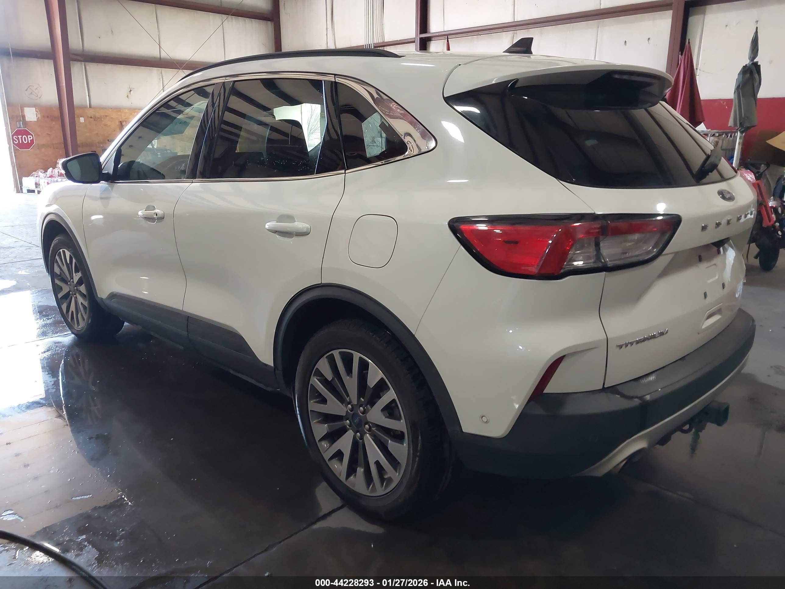 FORD ESCAPE image 3