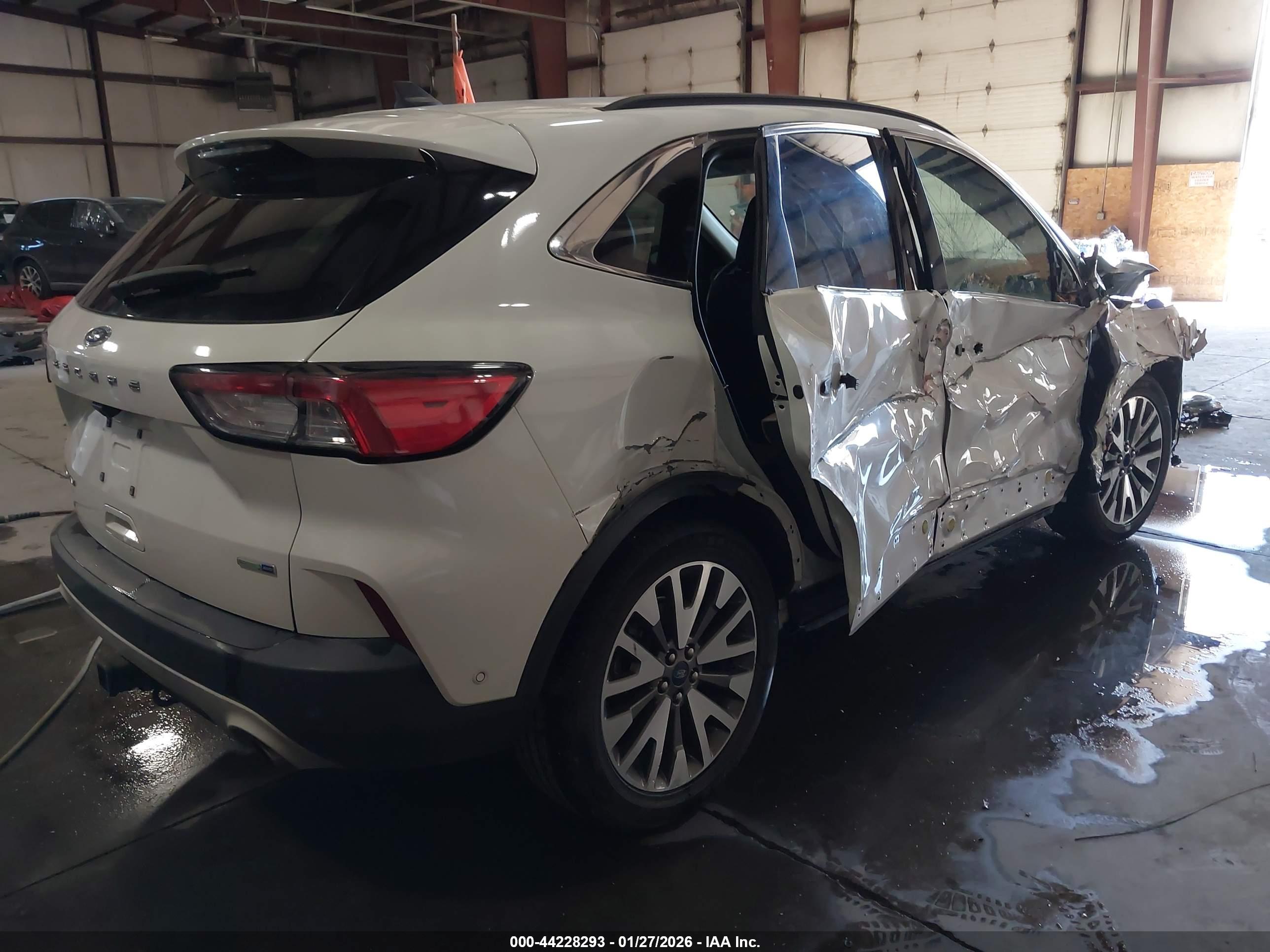 FORD ESCAPE image 4