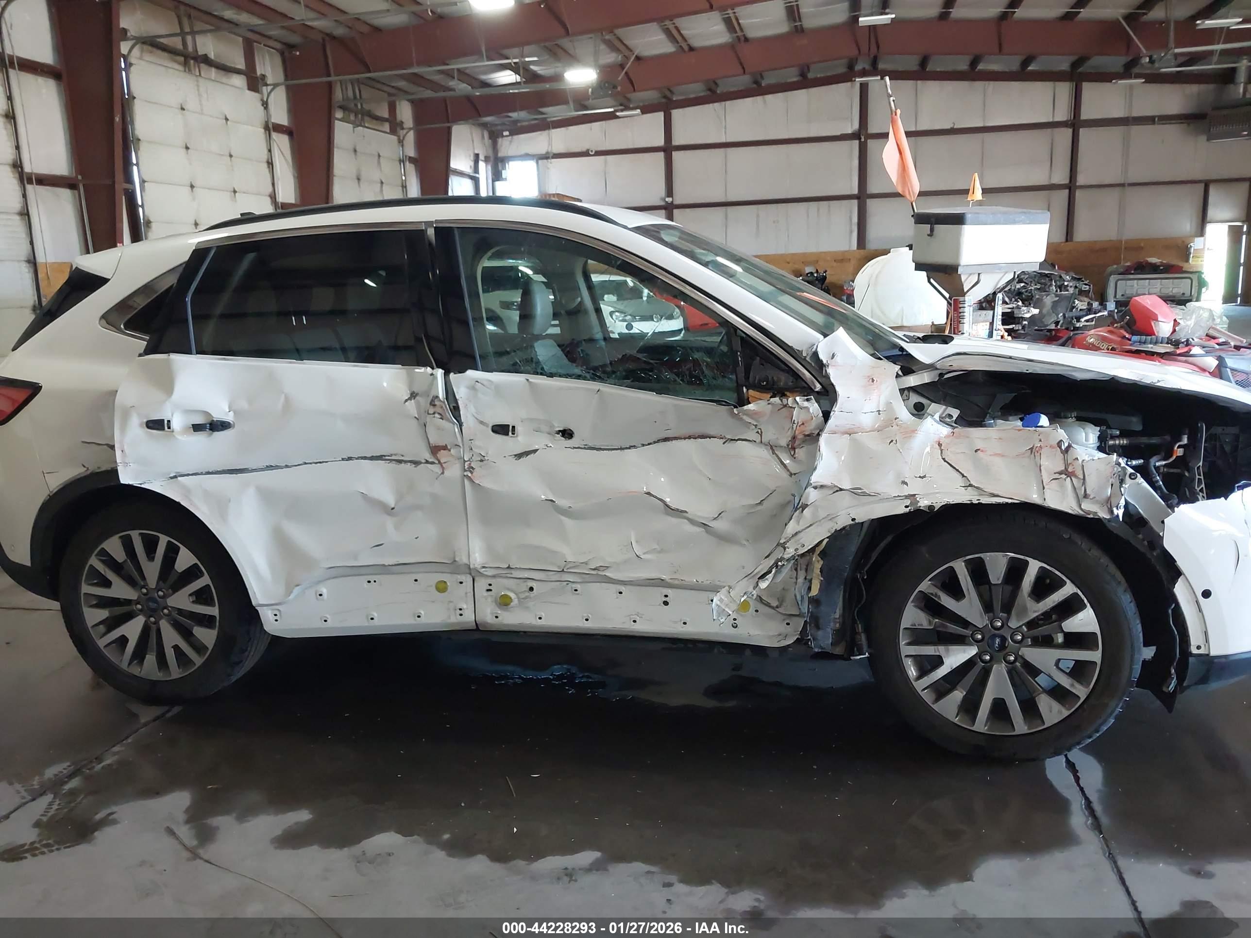 FORD ESCAPE image 6
