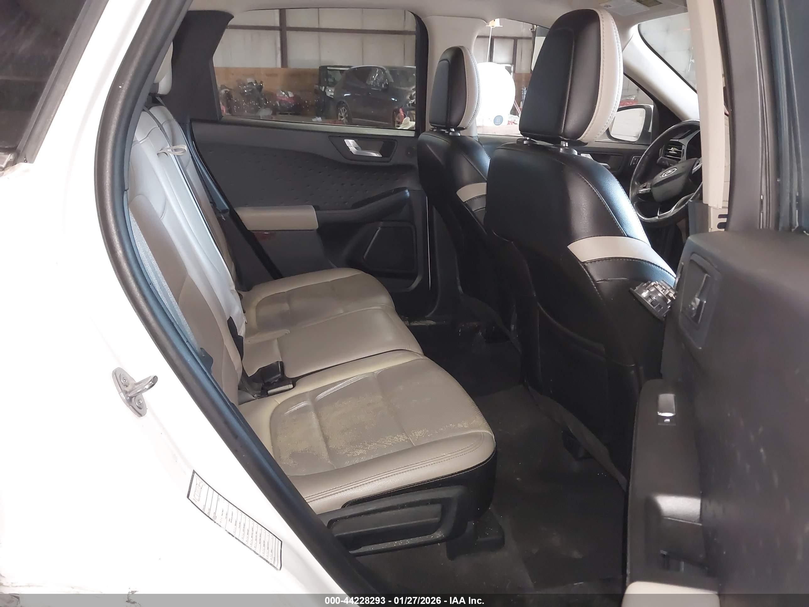 FORD ESCAPE image 8