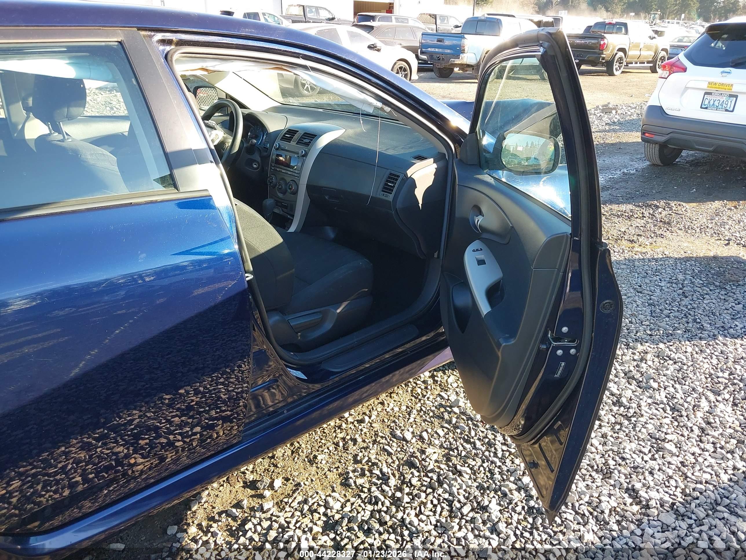 TOYOTA COROLLA image 5