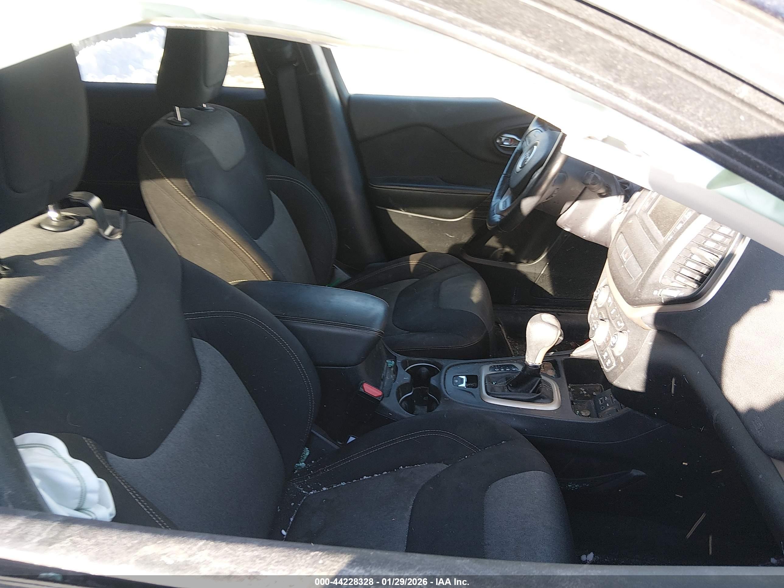 JEEP CHEROKEE image 5