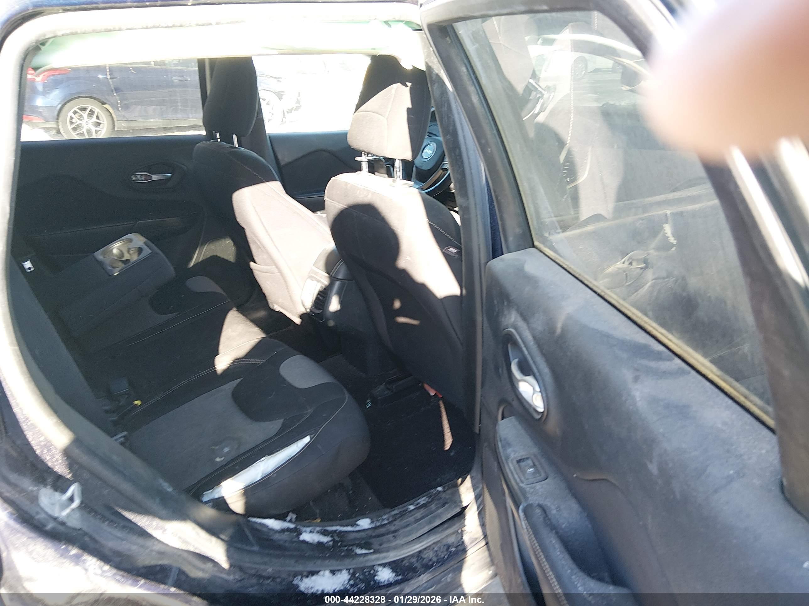 JEEP CHEROKEE image 8