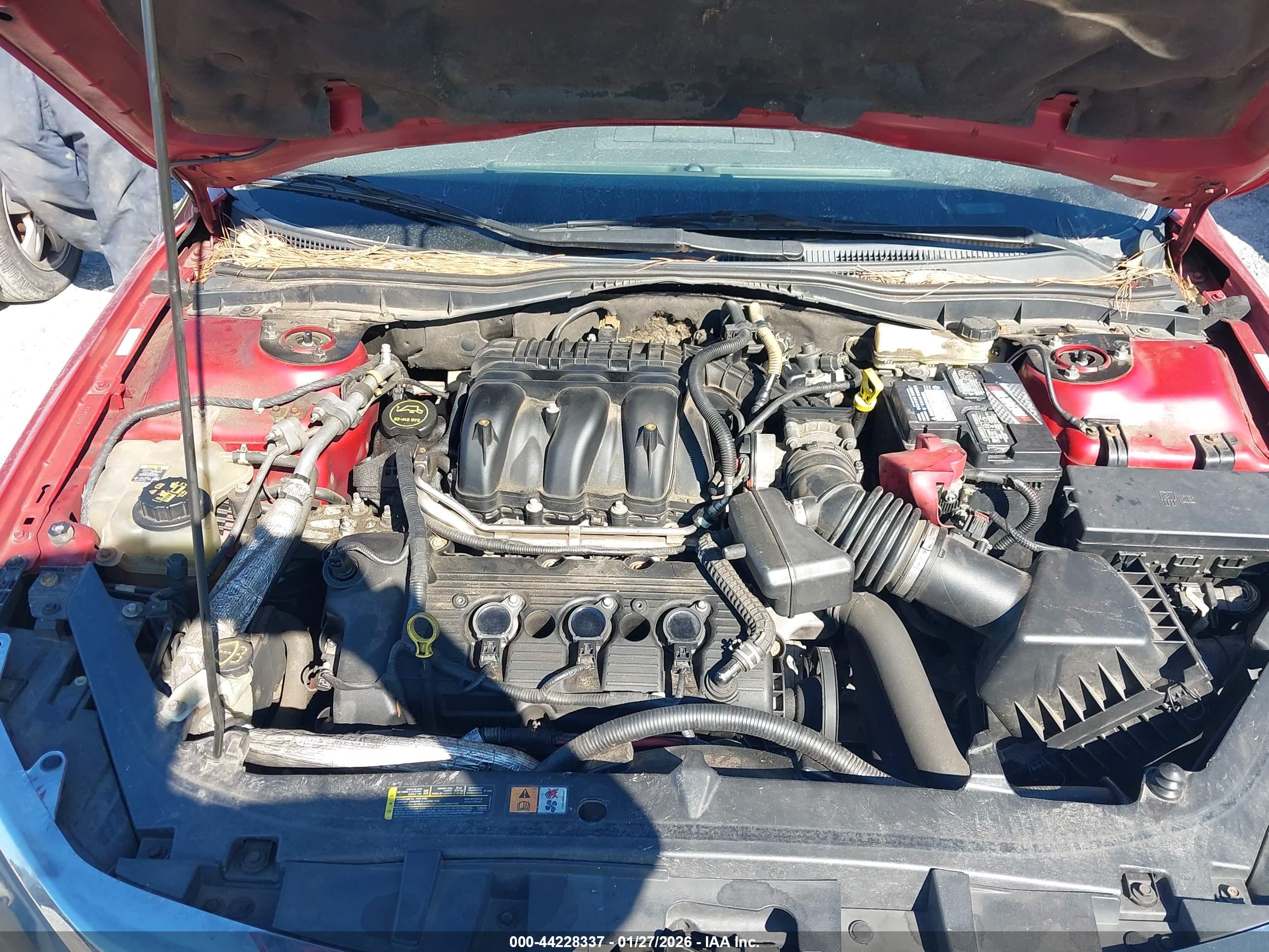 FORD FUSION image 10