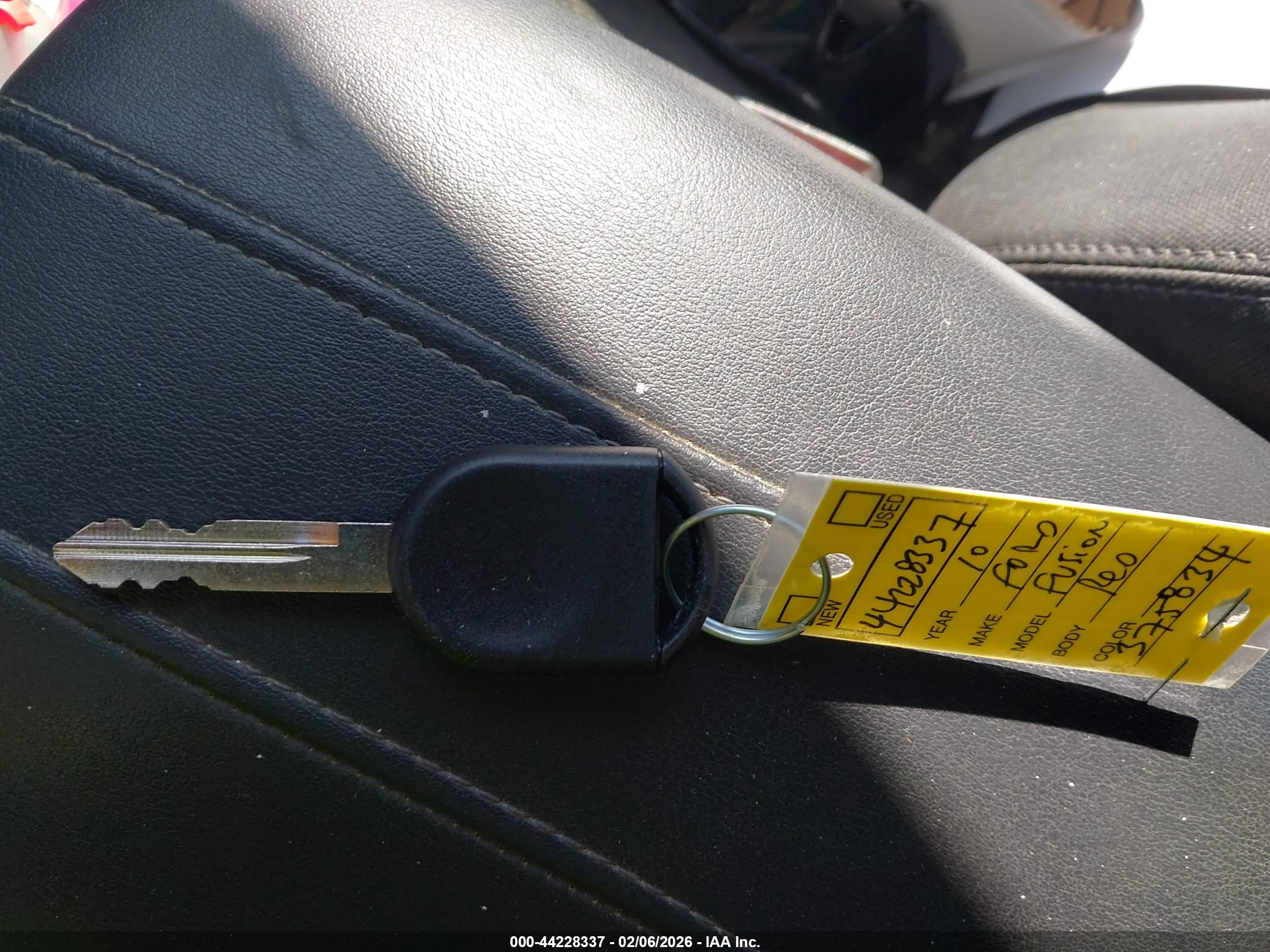 FORD FUSION image 11