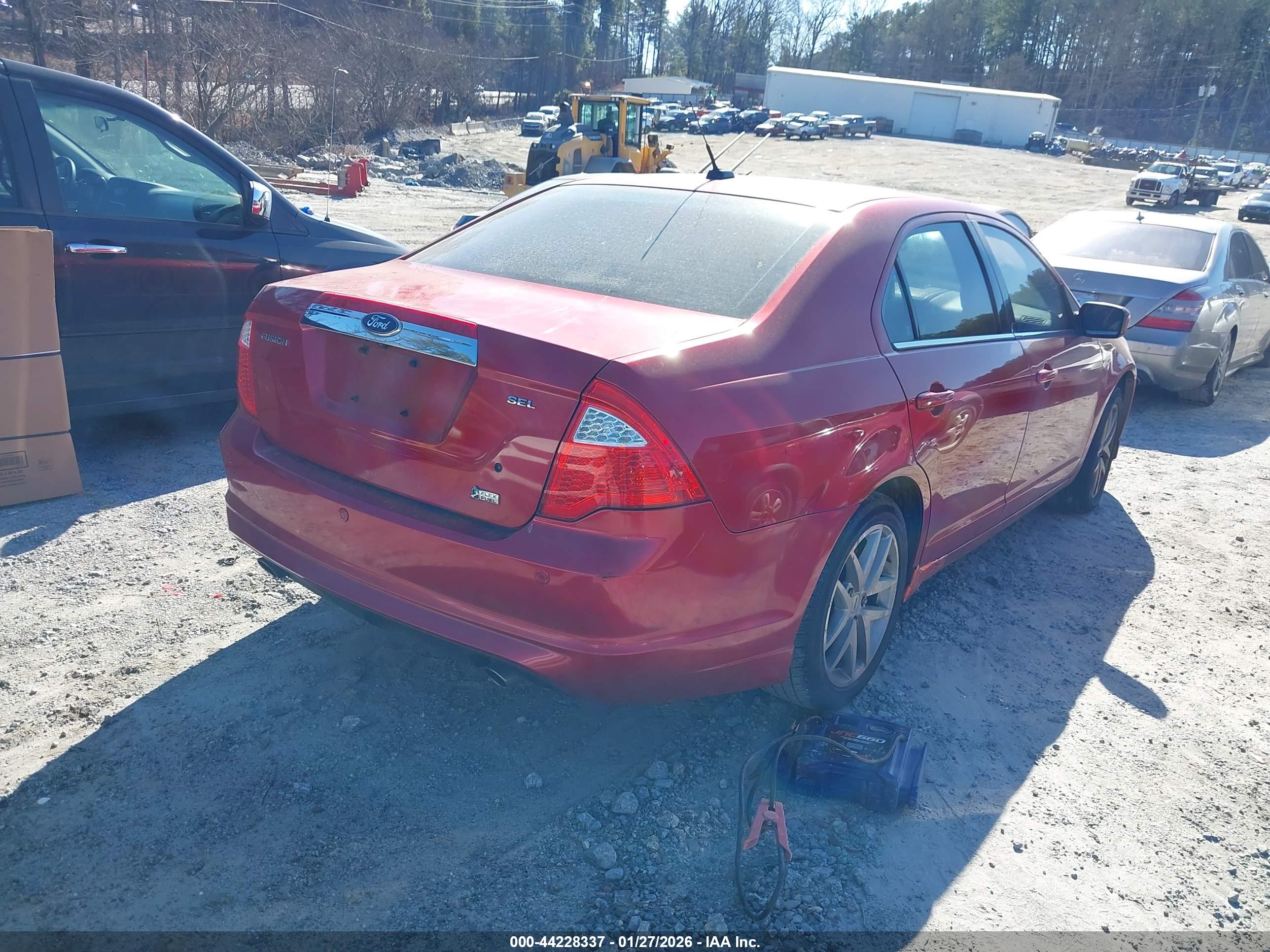 FORD FUSION image 4