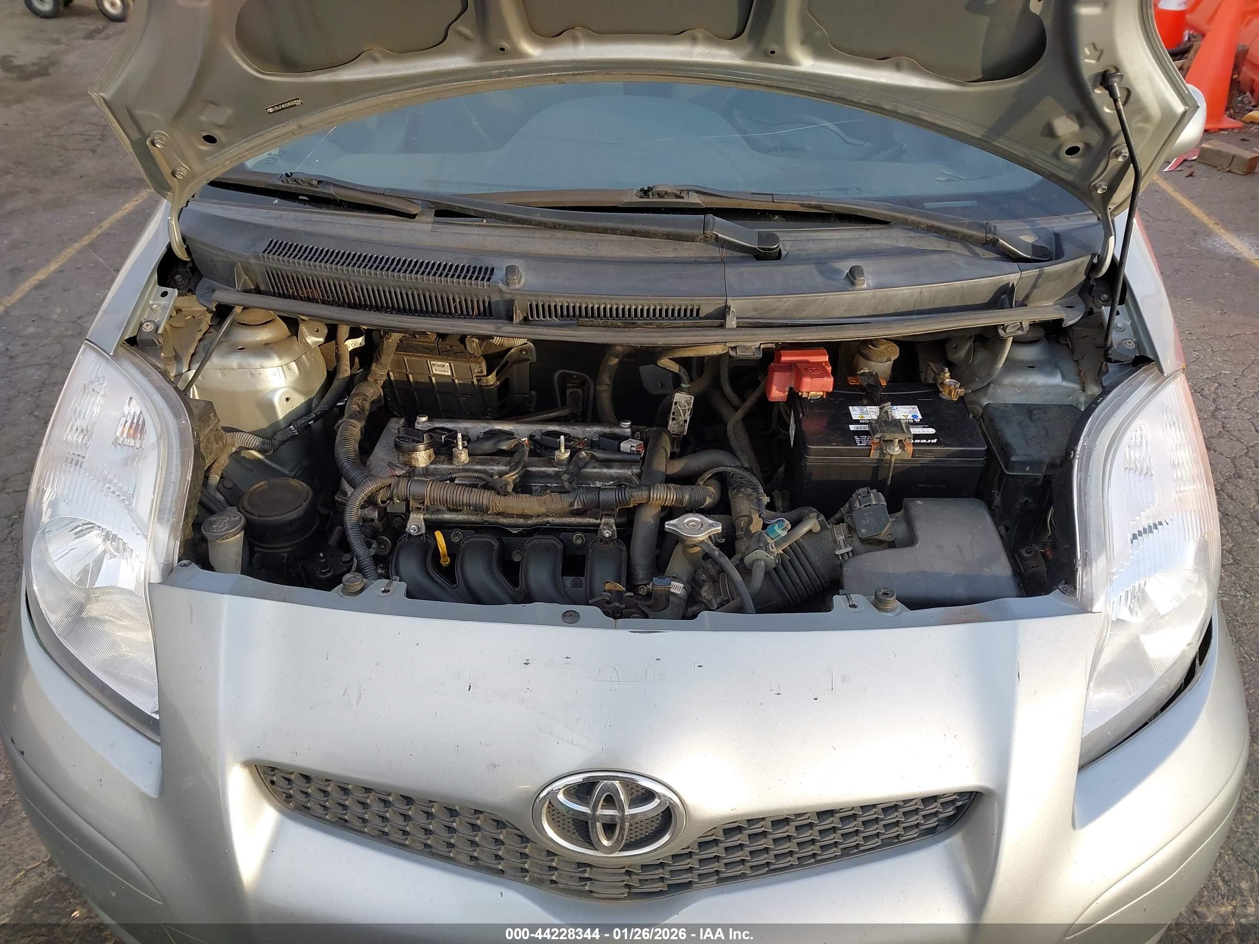TOYOTA YARIS image 10