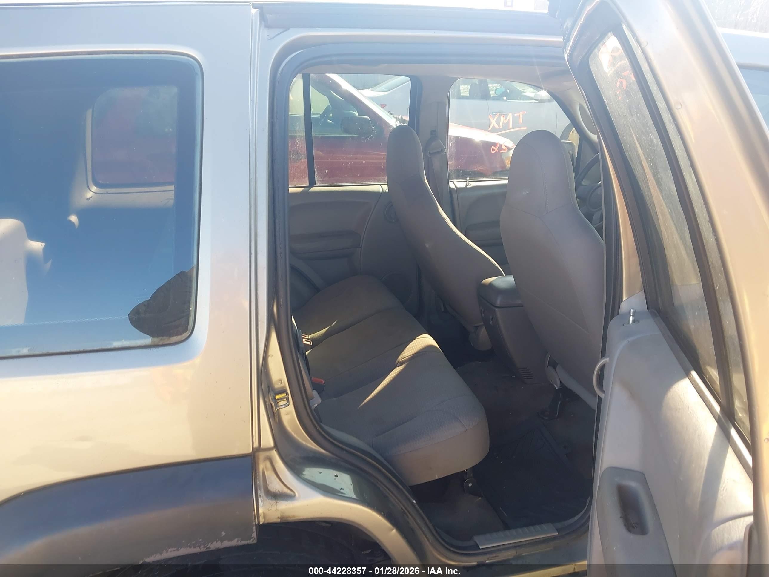 JEEP LIBERTY image 8