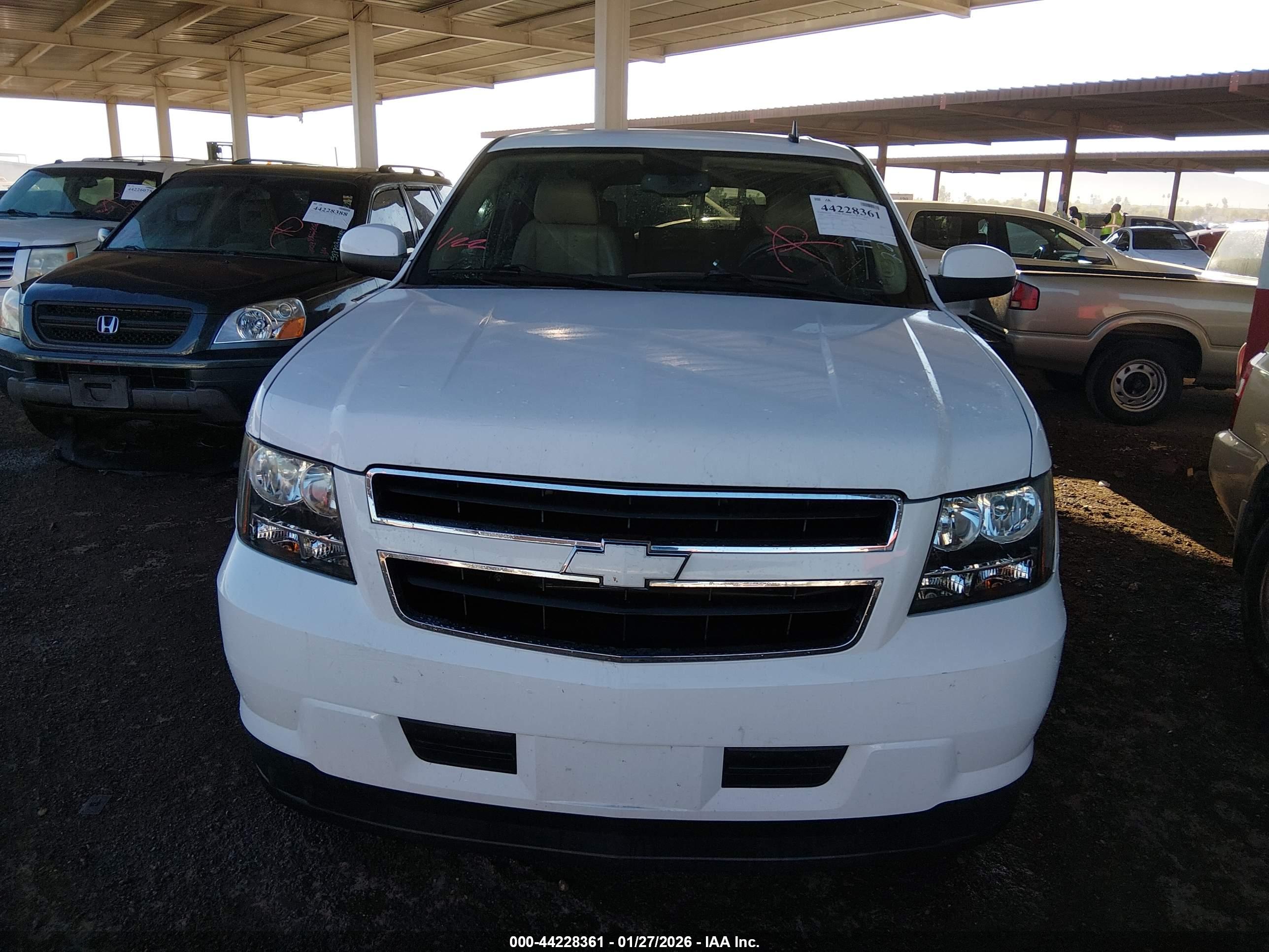 CHEVROLET TAHOE image 6