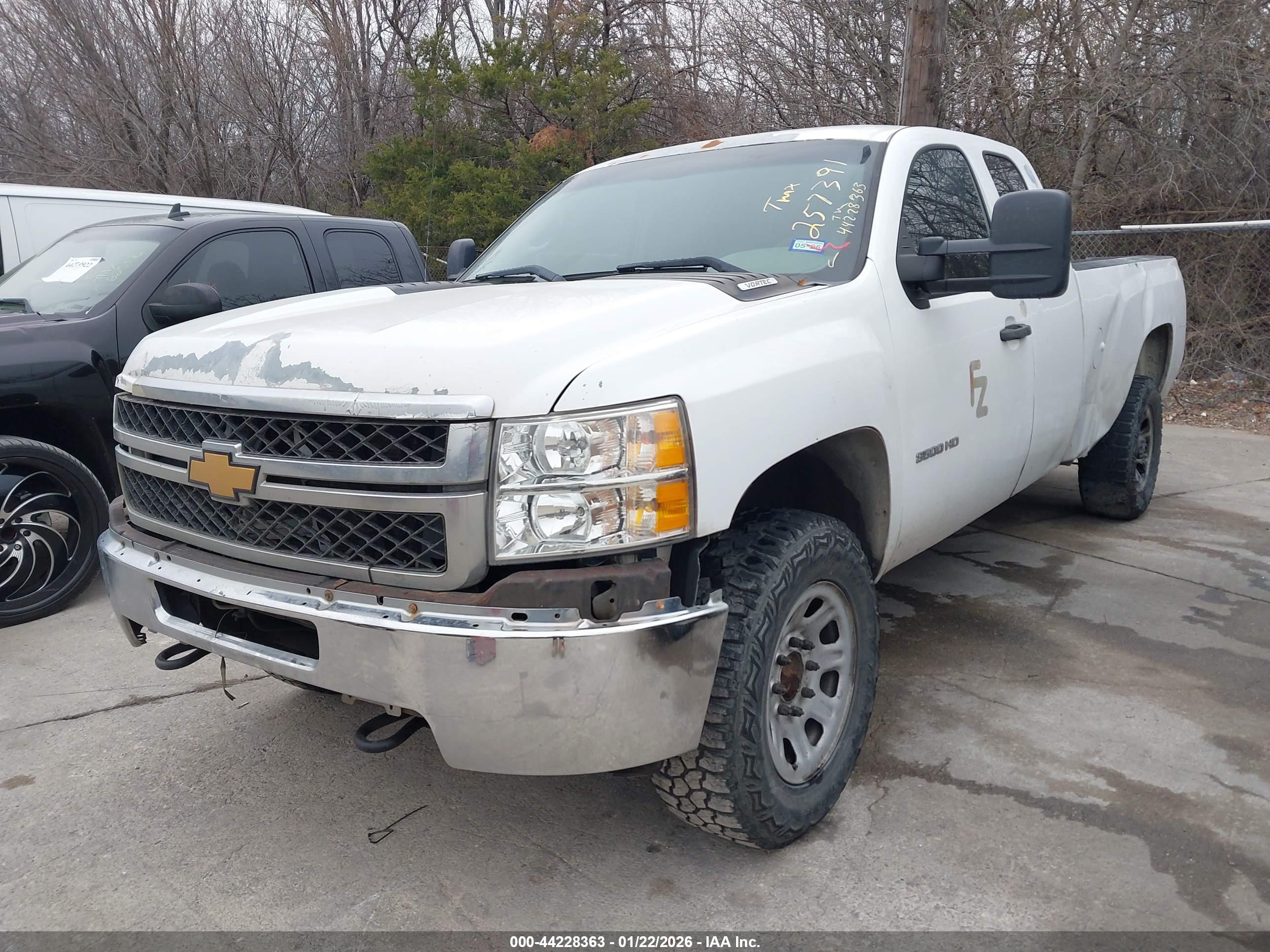 CHEVROLET SILVERADO image 2
