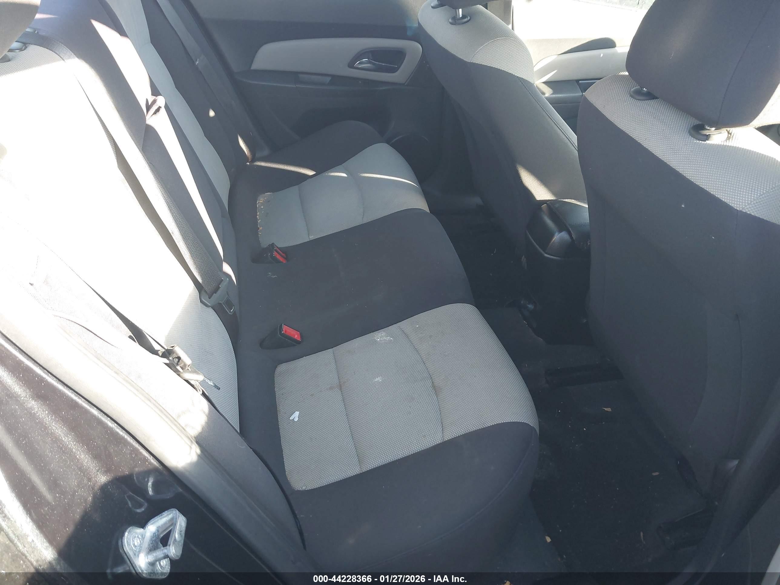 CHEVROLET CRUZE image 8