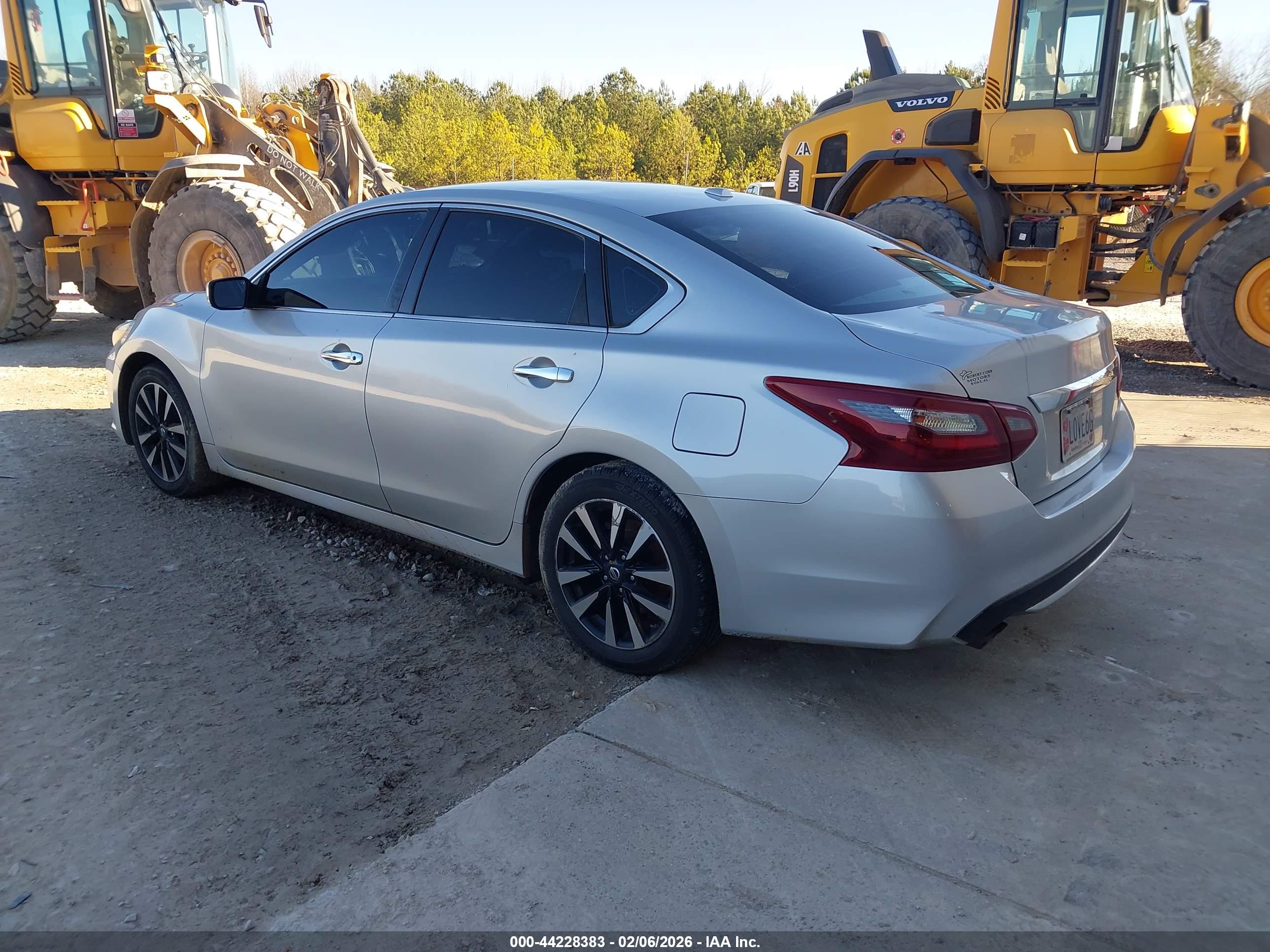 NISSAN ALTIMA image 3