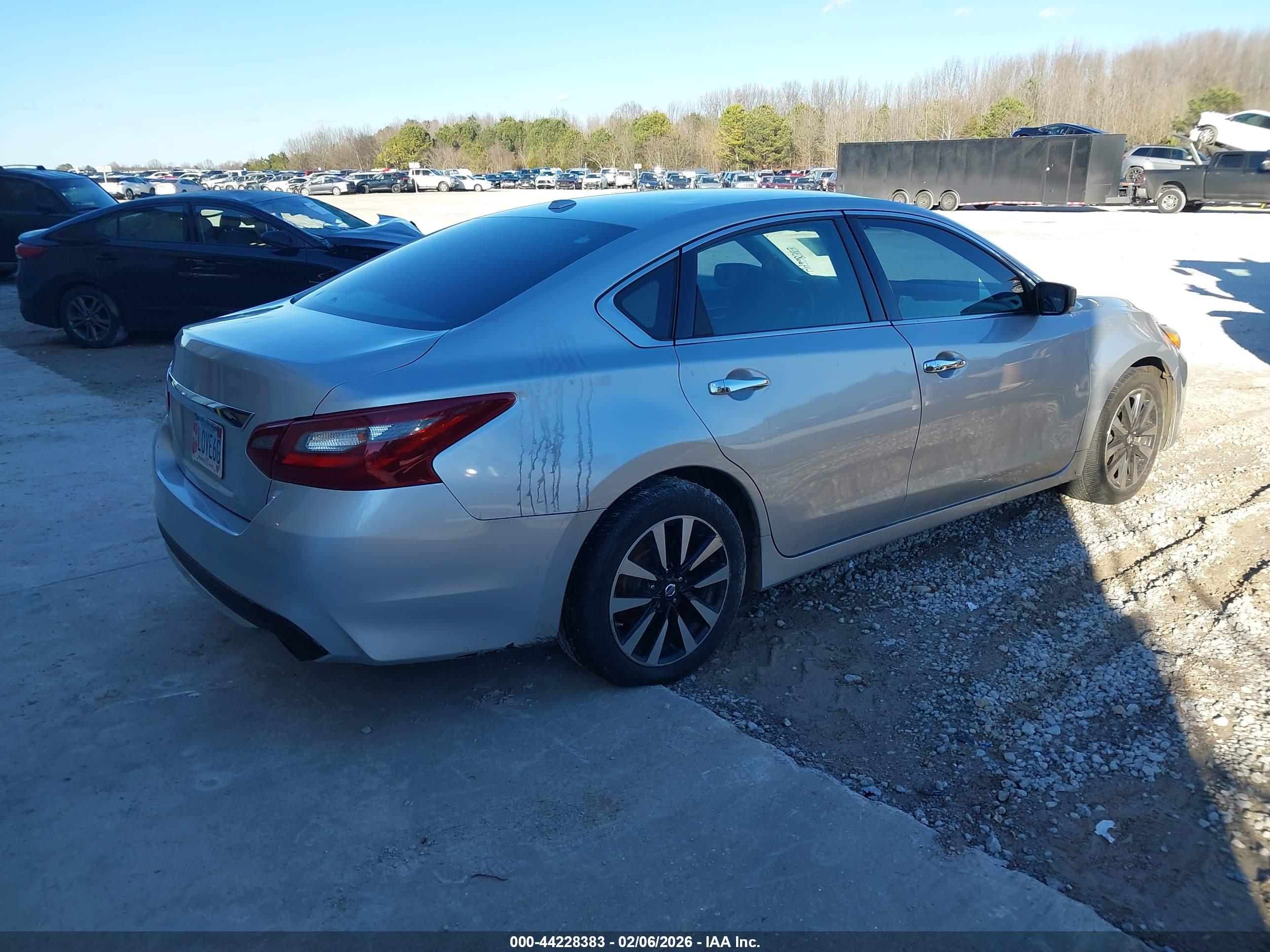 NISSAN ALTIMA image 4